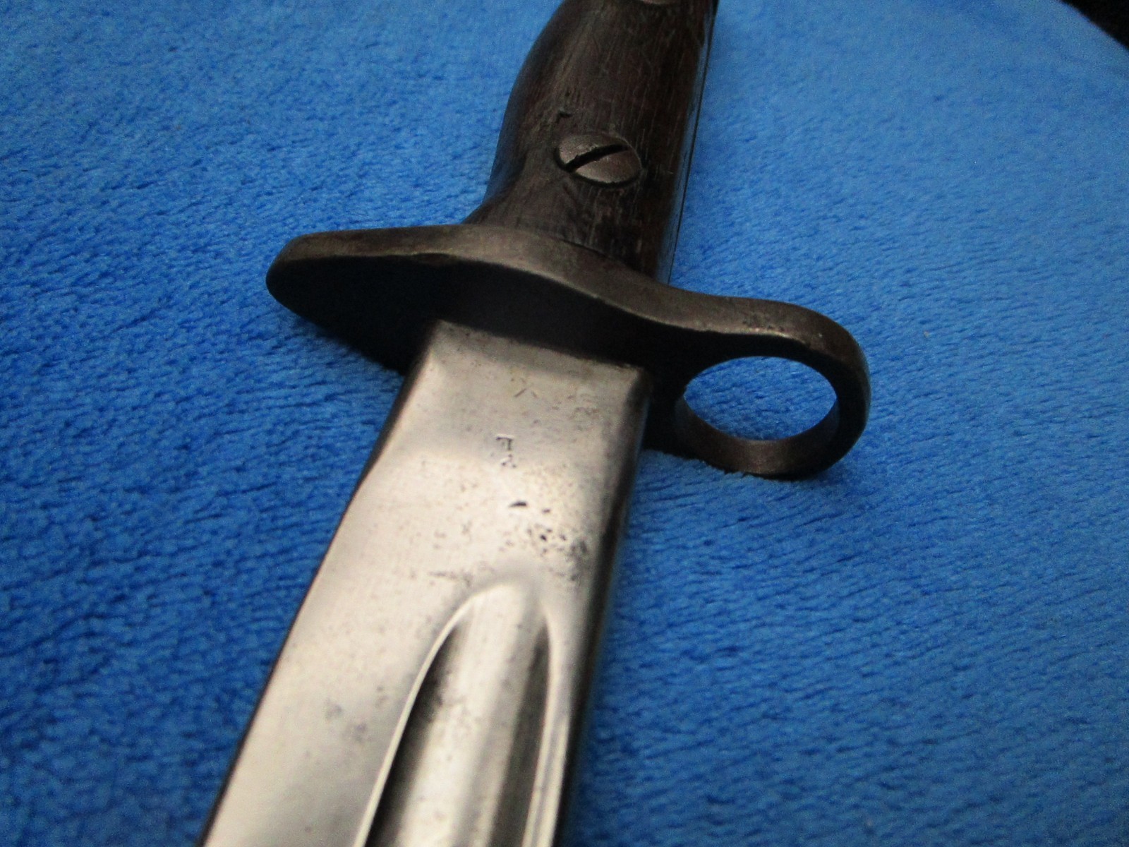 ORIGINAL WW1 CANADIAN M1907 BRITISH SMLE RIFLE BAYONET AND SCABBARD