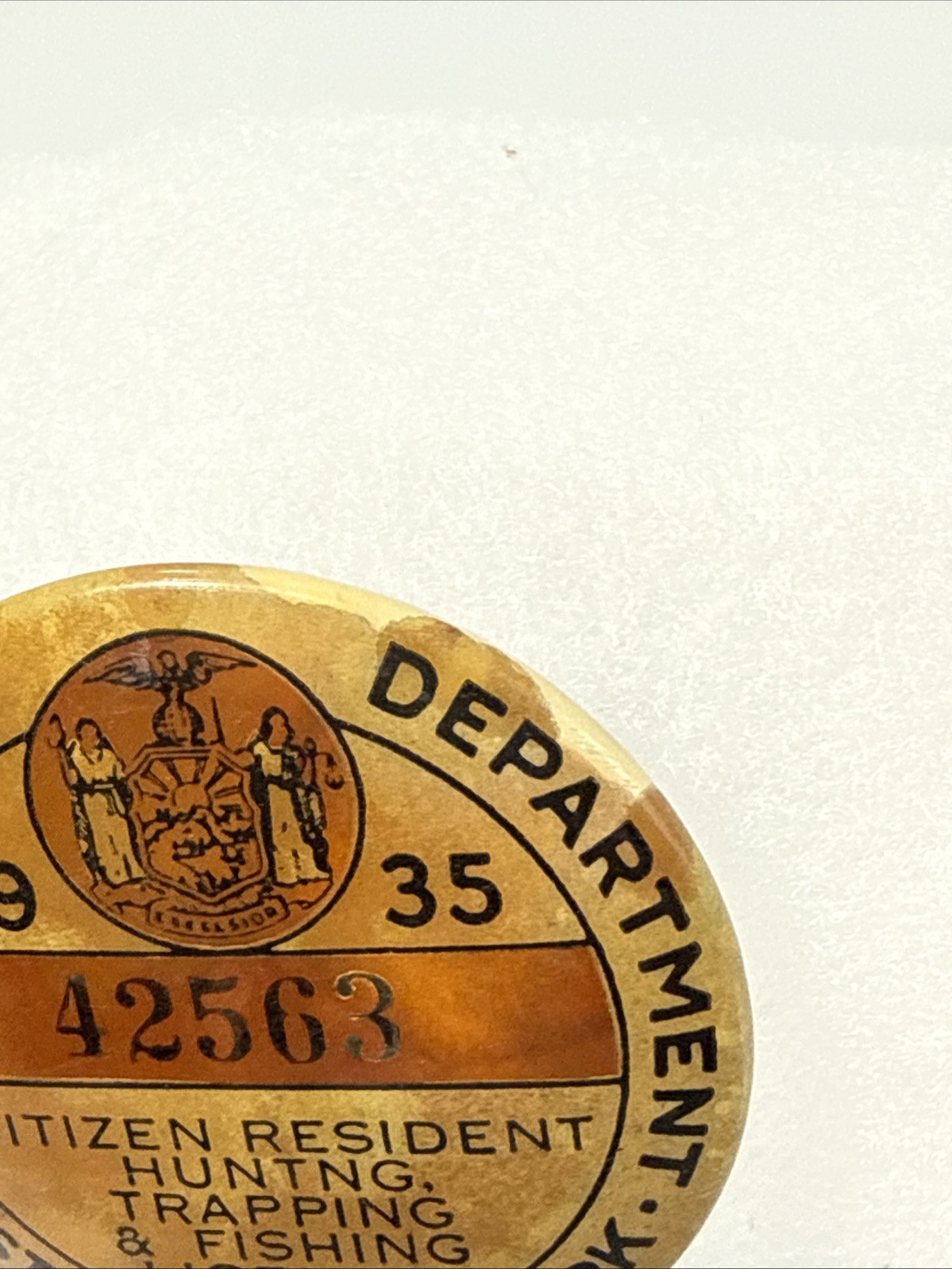 N.Y STATE VINTAGE 1935 RESIDENT HUNTING, TRAPPING,FISHING, LICENSE BUTTON