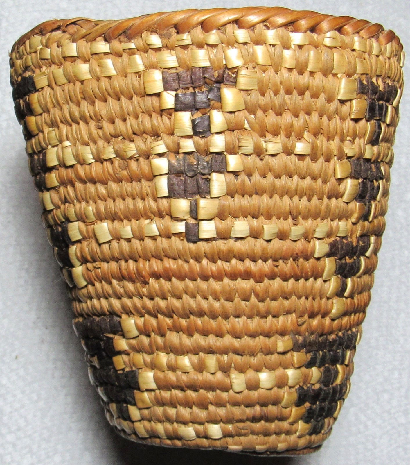 KLICKITAT PLATEAU INDIAN TREASURE IMBRICATED MOUNTAIN BASKET HAT NATIVE AMERICAN
