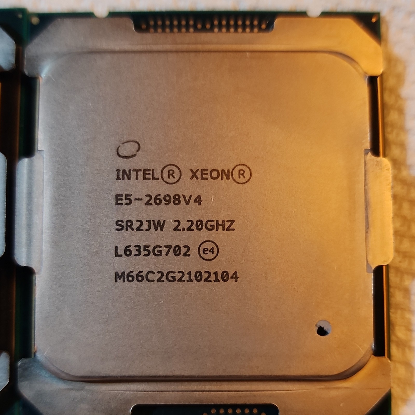 [Lot of 6] Intel Xeon E5-2698V4, E5-2630V3, E5-2687WV3 Server CPUs