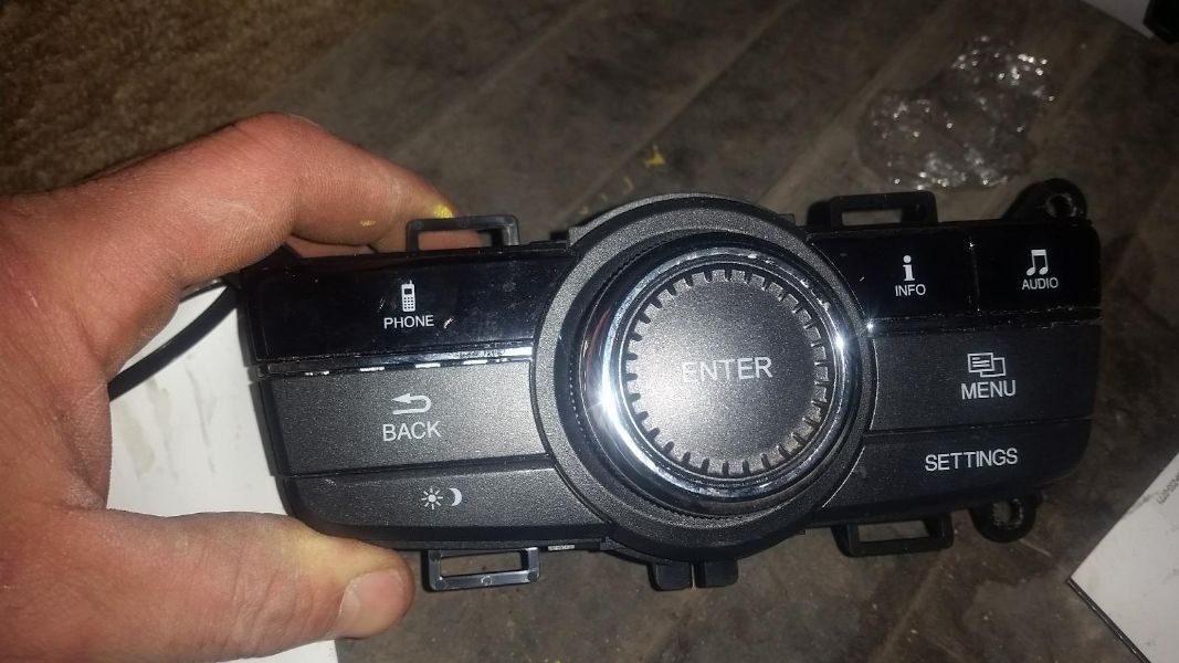 Info-GPS-TV Screen Display Screen Dash Mounted Upper Fits 14-17 ODYSSEY 773504