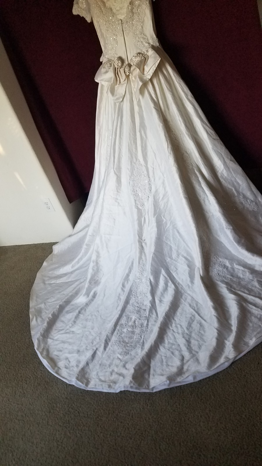 wedding dress size 8 pre owned