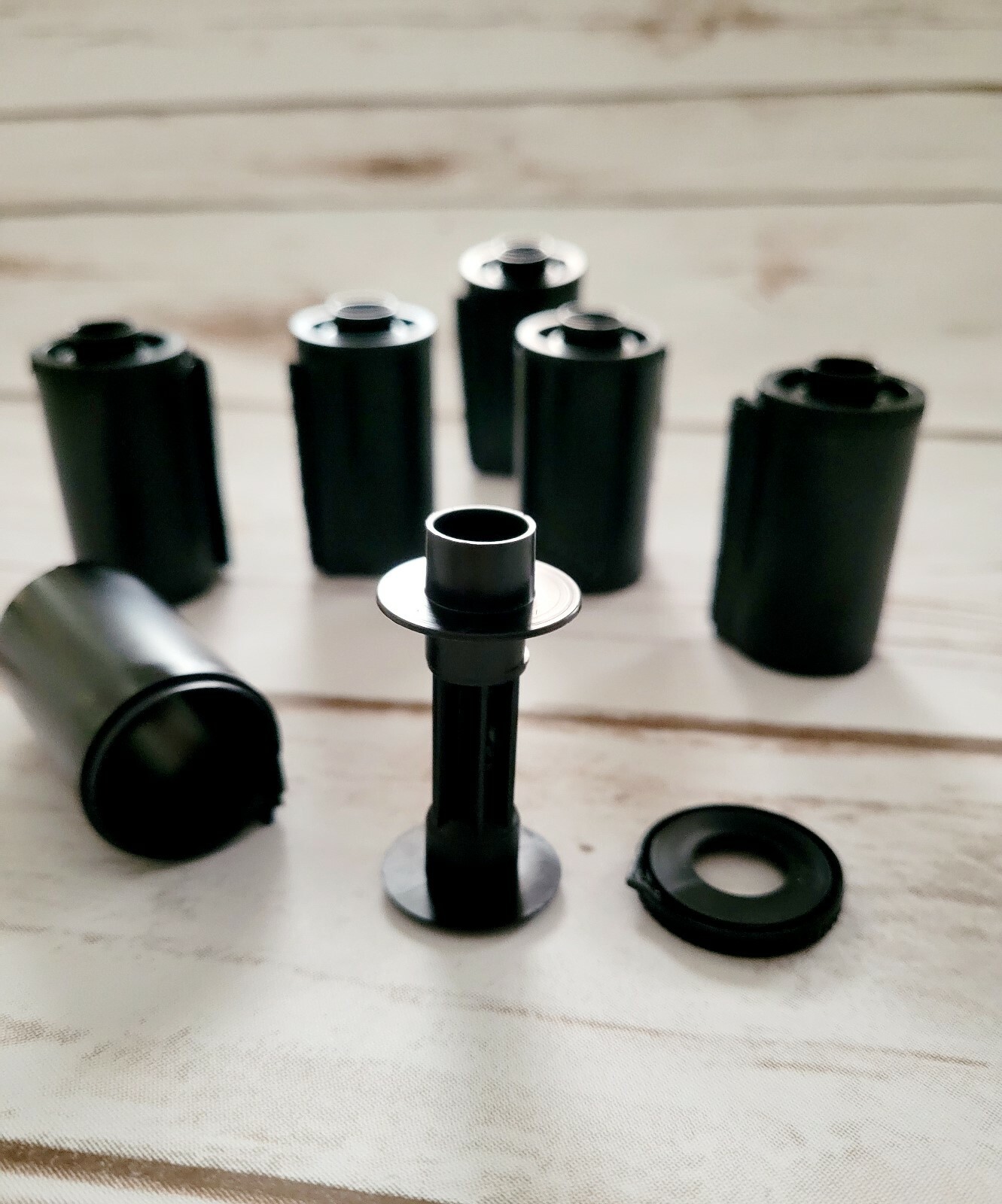 6 pack Kalt 35mm Reloadable Film Cassettes w/screw top For Bulk Film Reusable