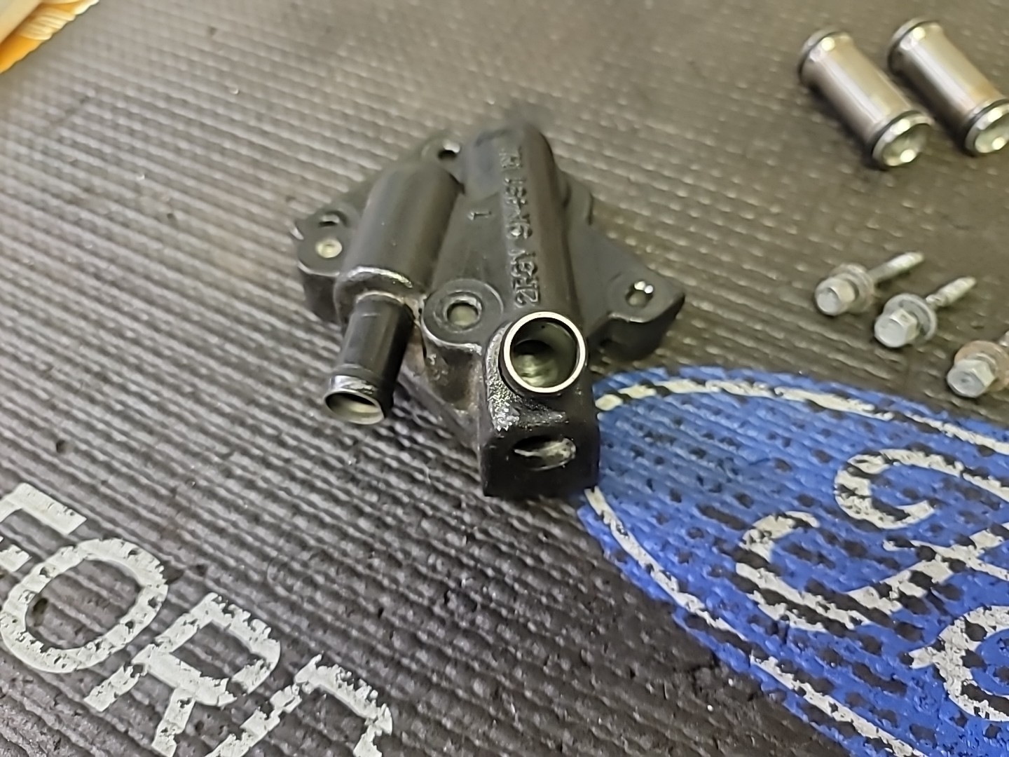 2003 2004 03-04 Ford Mustang SVT Cobra 4.6 Supercharger Intercooler Adapter 32V