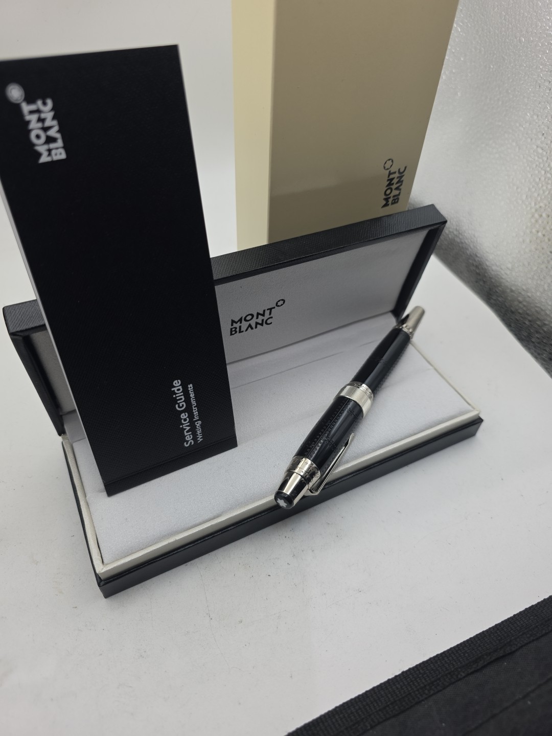 Antuan Saint - Exupery Montblanc fountain pen pen in box new