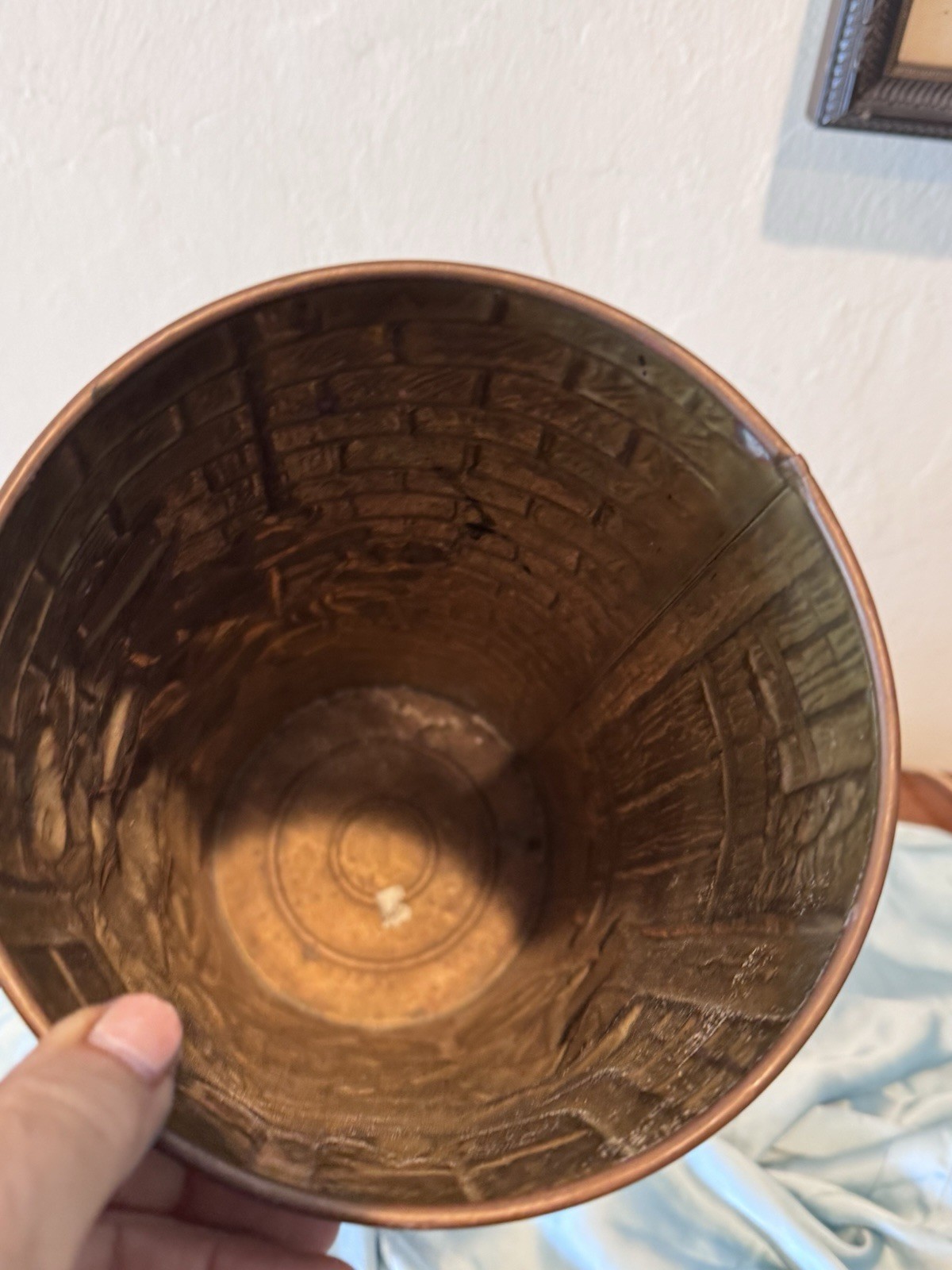 Lombard Umbrella Stand Brass Embossed Relief Colonial Pub Scene England 15" Tall