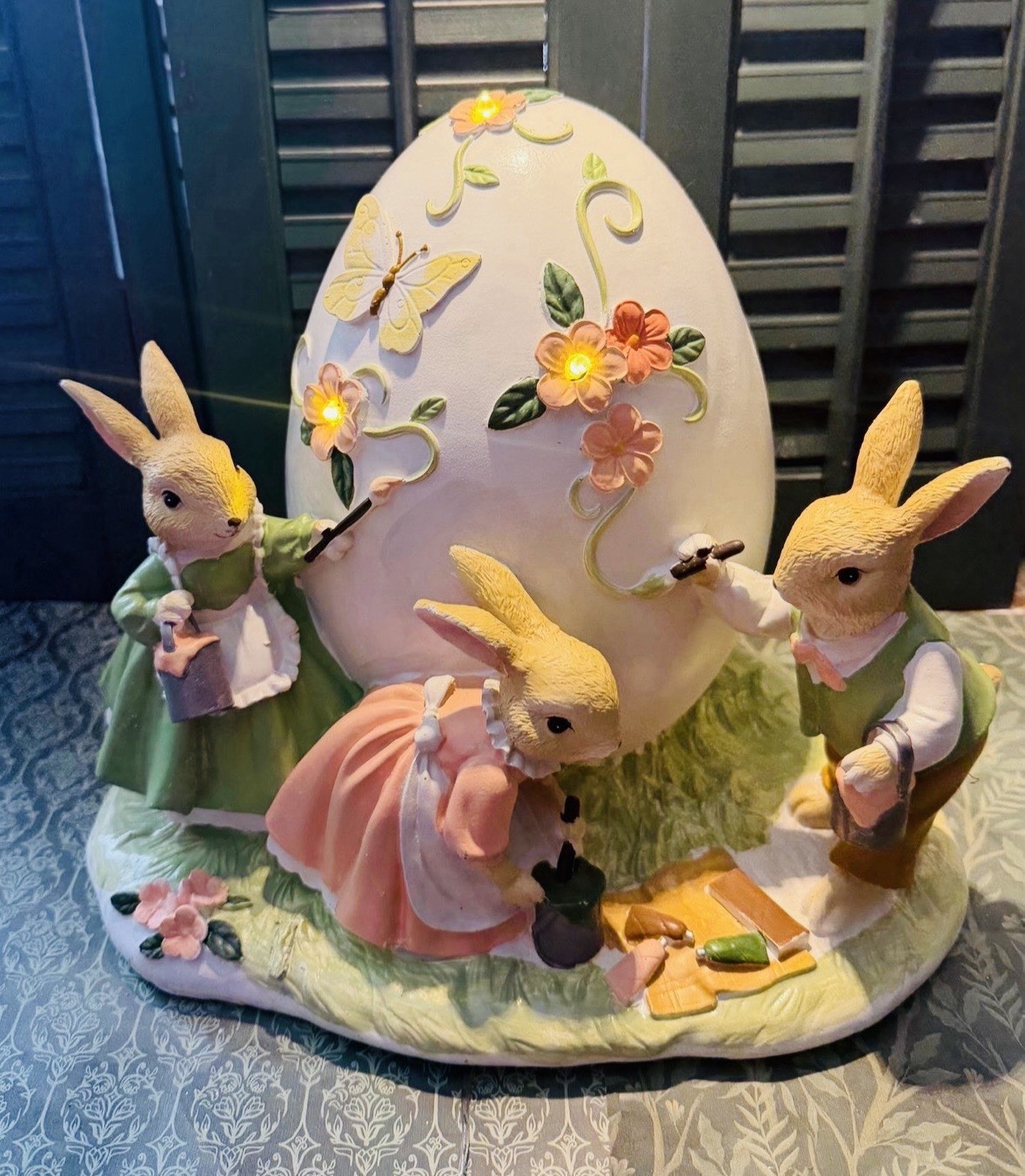 🐰NWT Large Light Up Decorative Easter Egg w/Bunnies