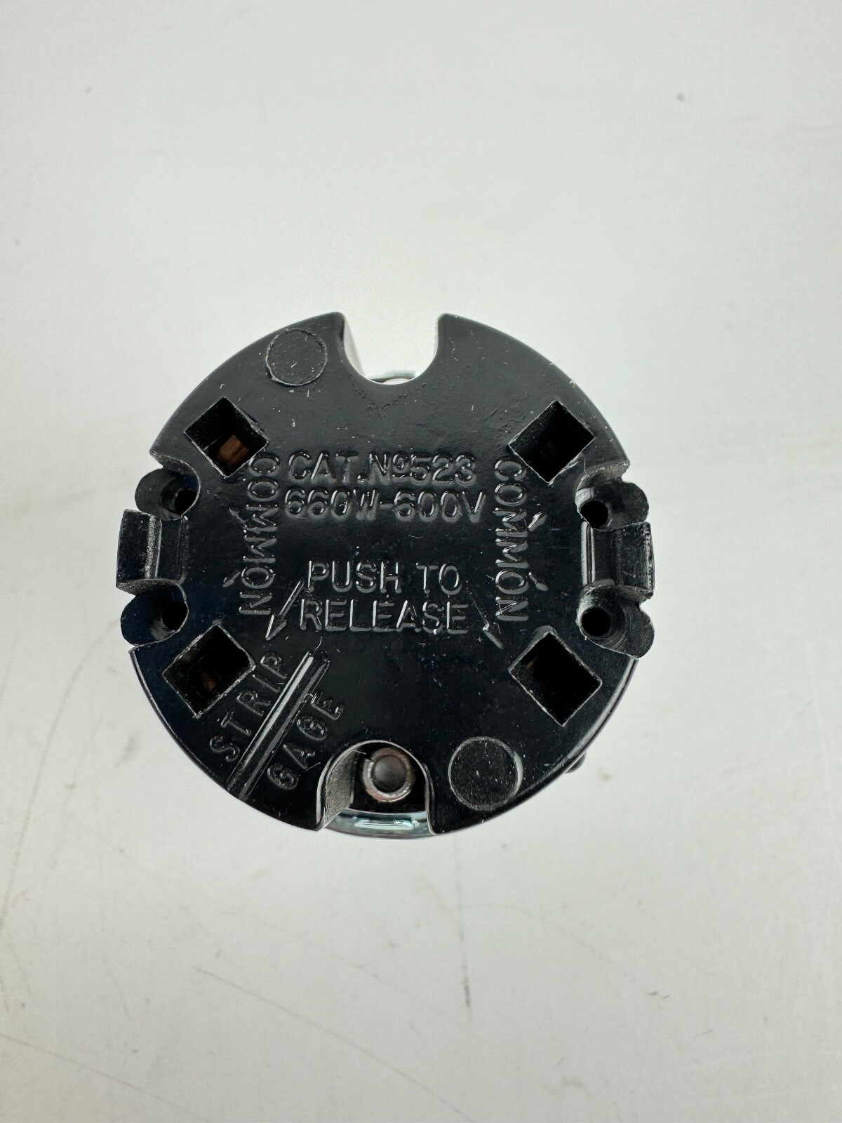 Leviton 660W-600V Lamp Holder 523 *LOT OF 4*