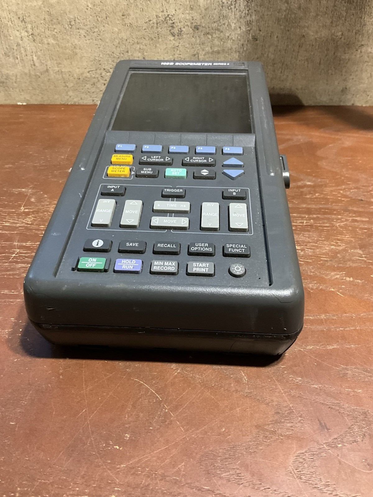 FLUKE 105B SCOPEMETER SERIES II NO LEADS DOES NOT POWER ON