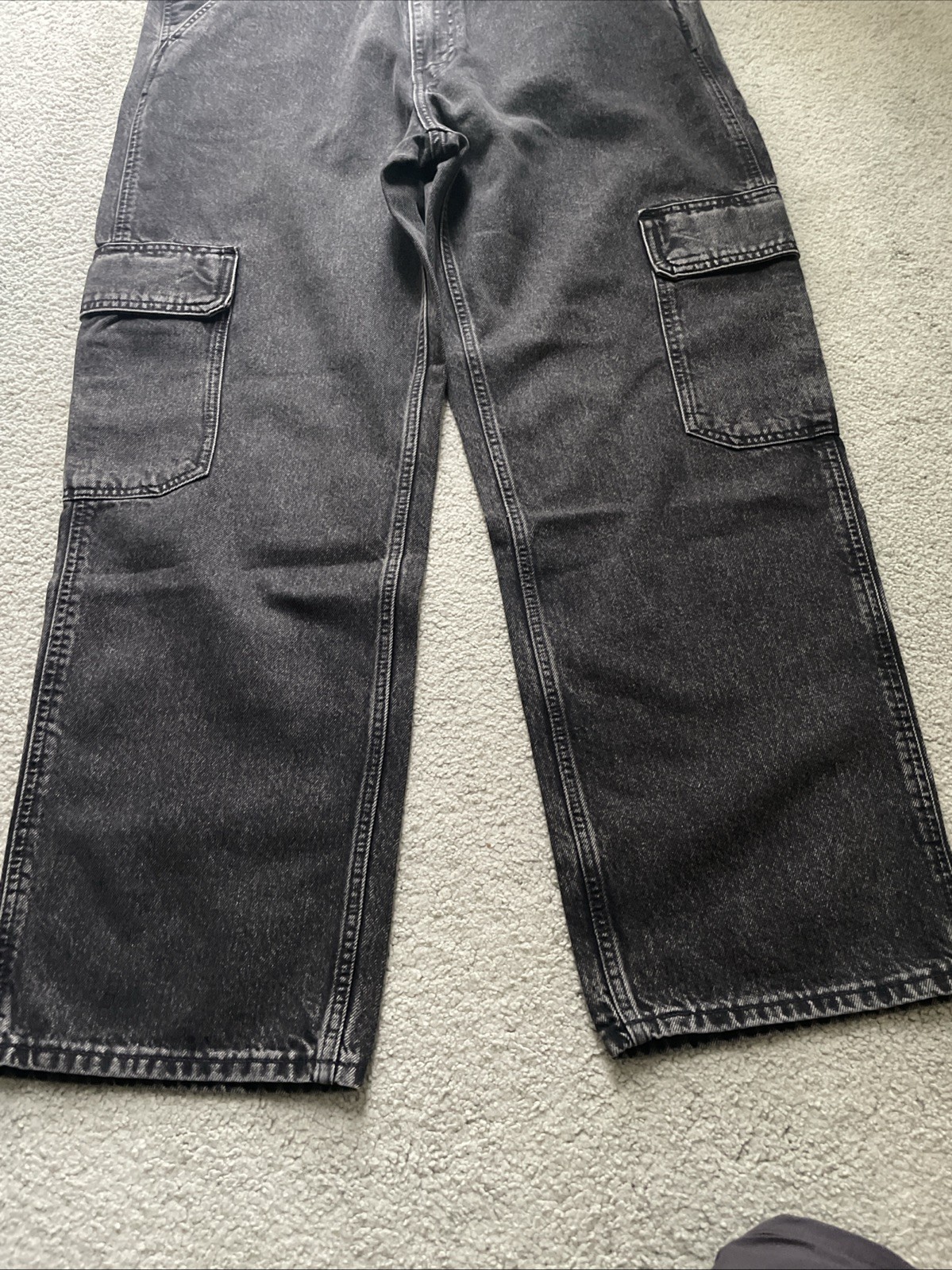 Levi's Premium 568 Loose Cargo Gray Jeans Men’s Tag Size 38x32 Measures 40X32