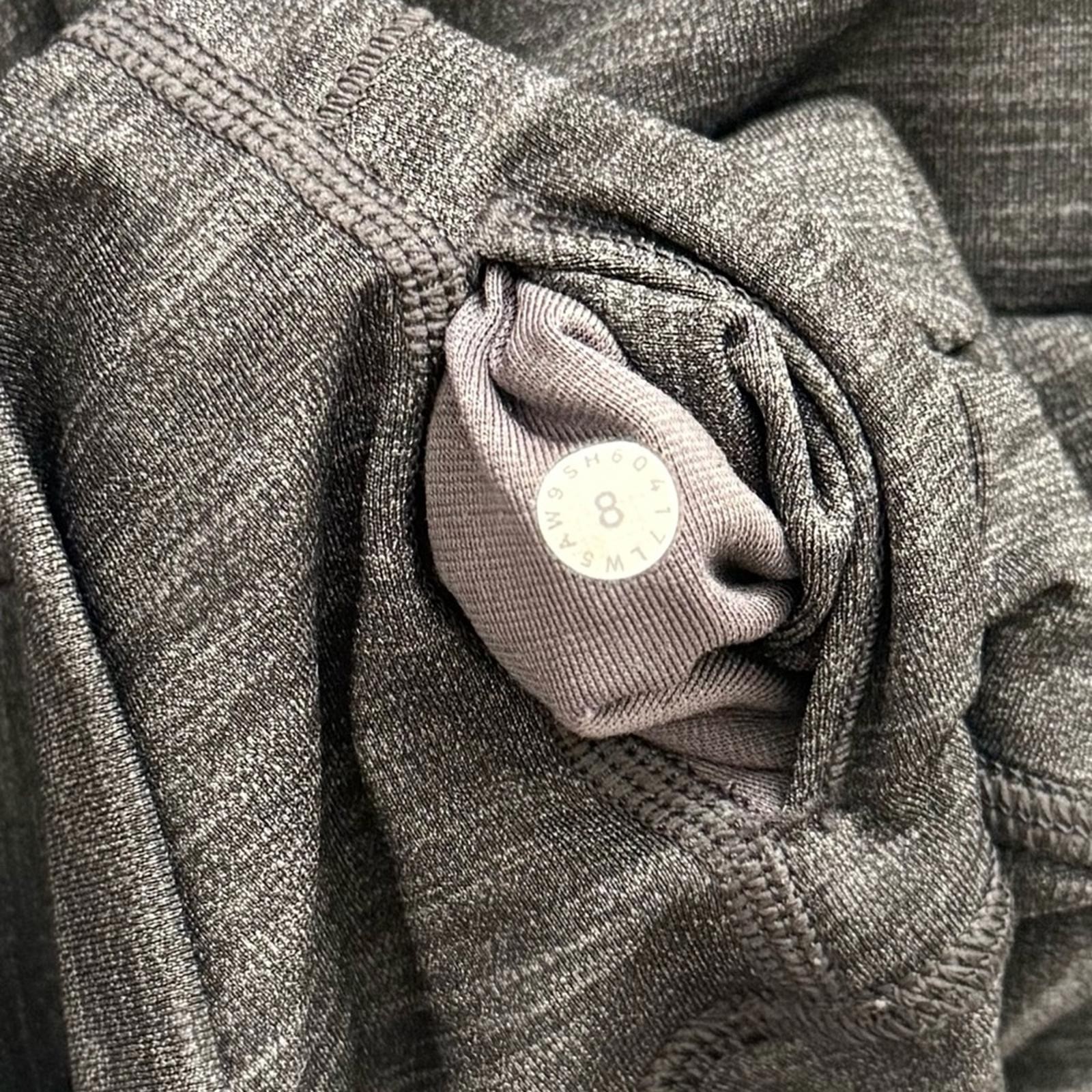 Lululemon Women’s Gray Leggings! Size 8