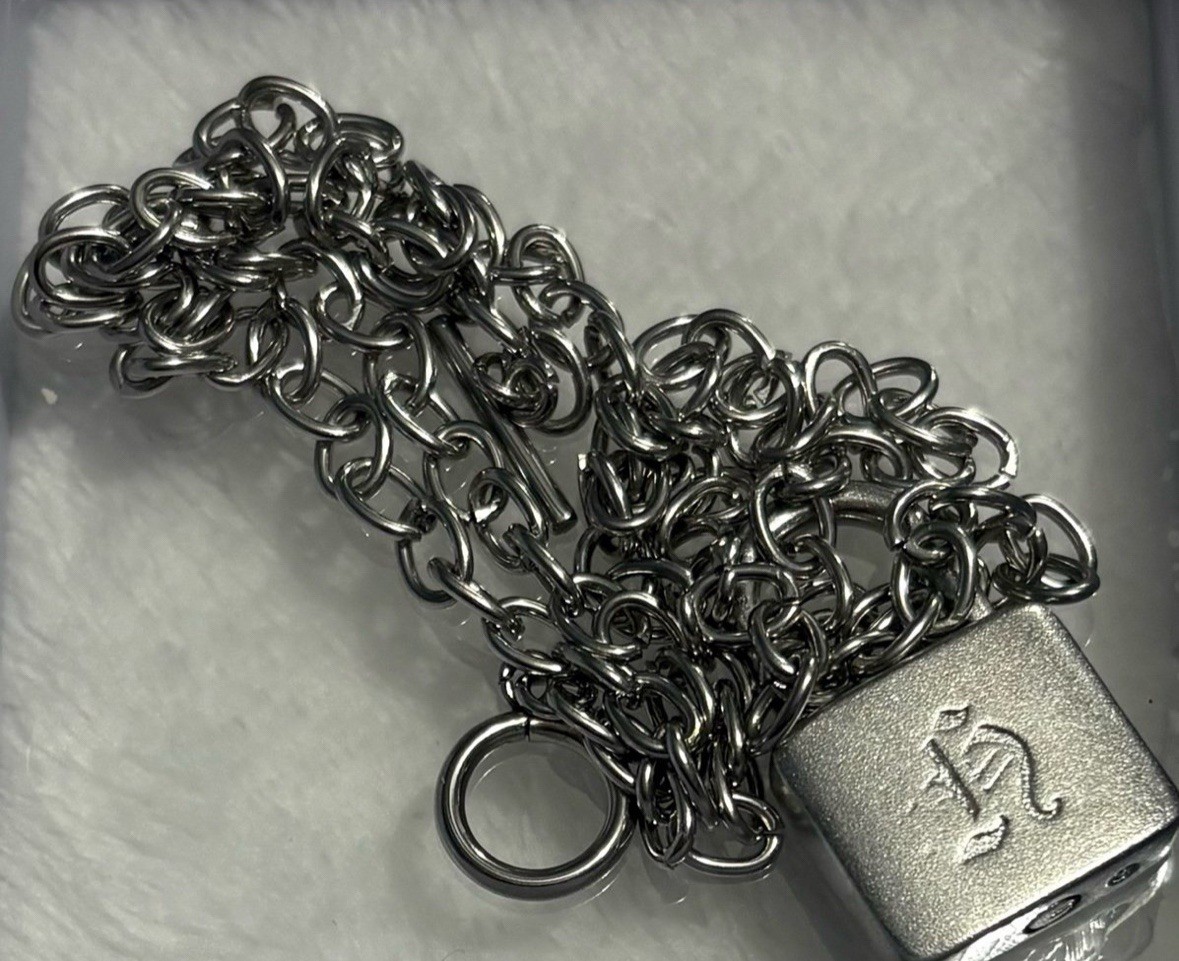 [Pre Order] Stray Kids - dominATE: celebrATE MD Hyunjin Necklace UNOFFICIAL