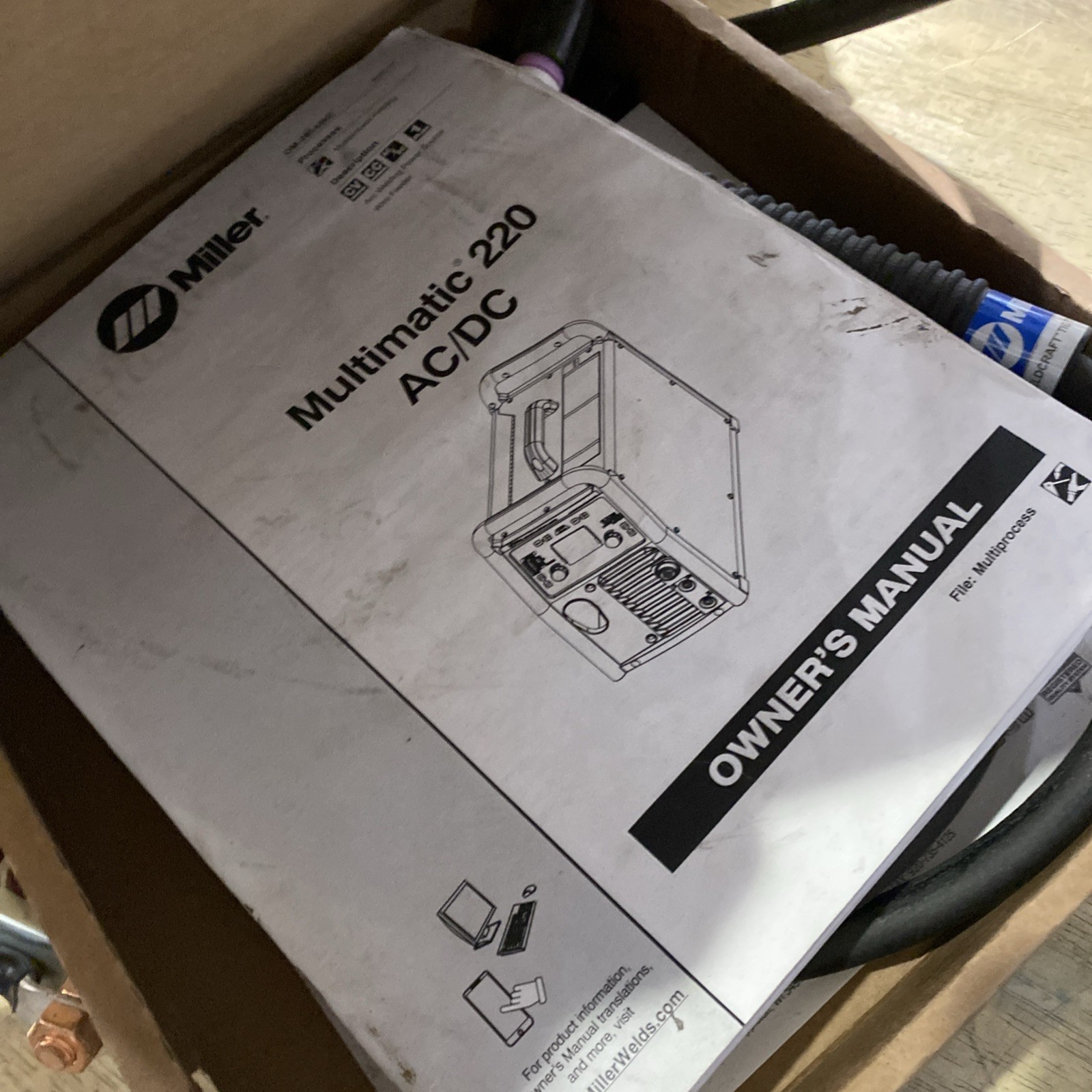 MILLER ELECTRIC 907757 MILLER Multimatic 220 AC/DC Multiprocess Welder