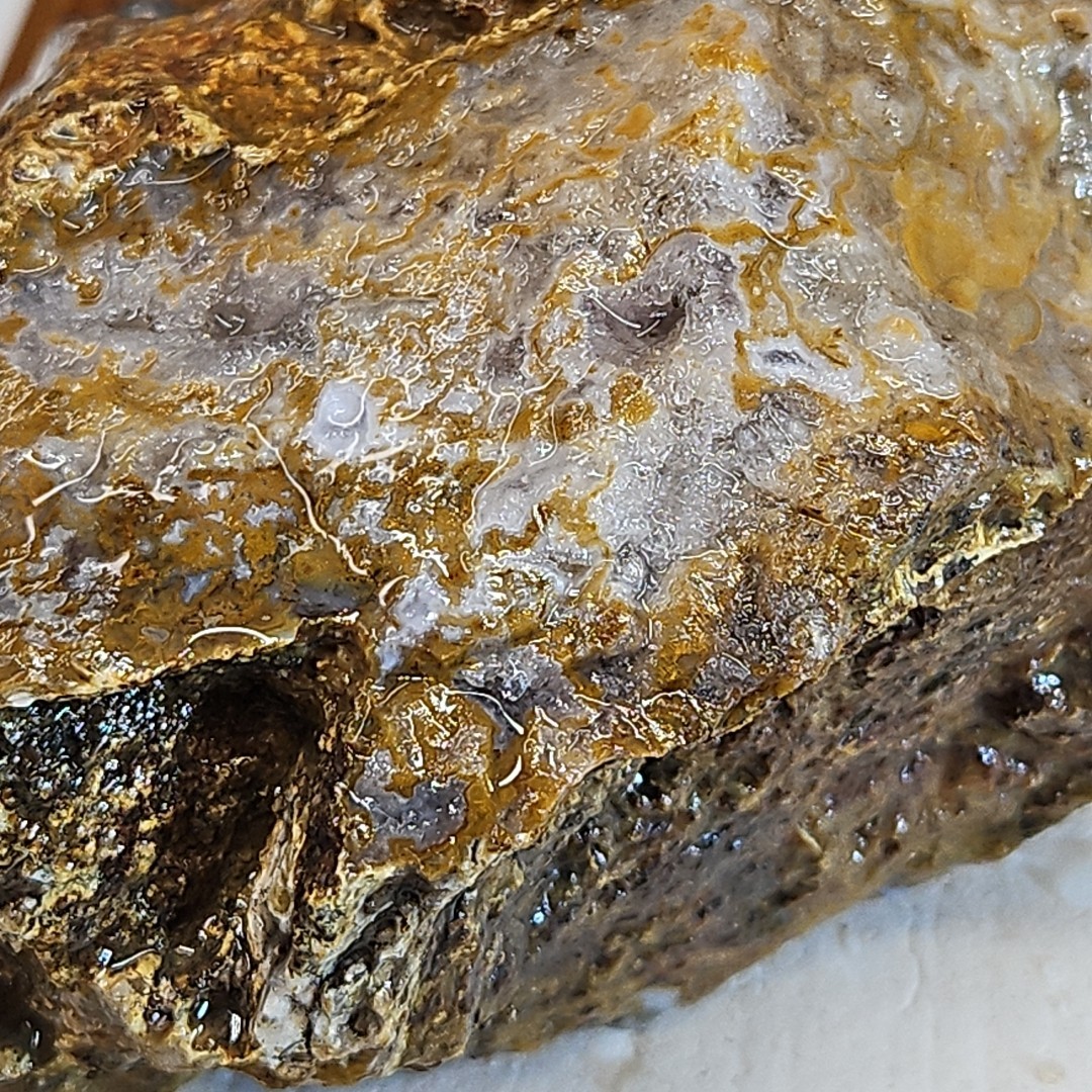 Royal blue agate rough. Spectacular blue colors, sharp banding 2LBS 4.7oz.