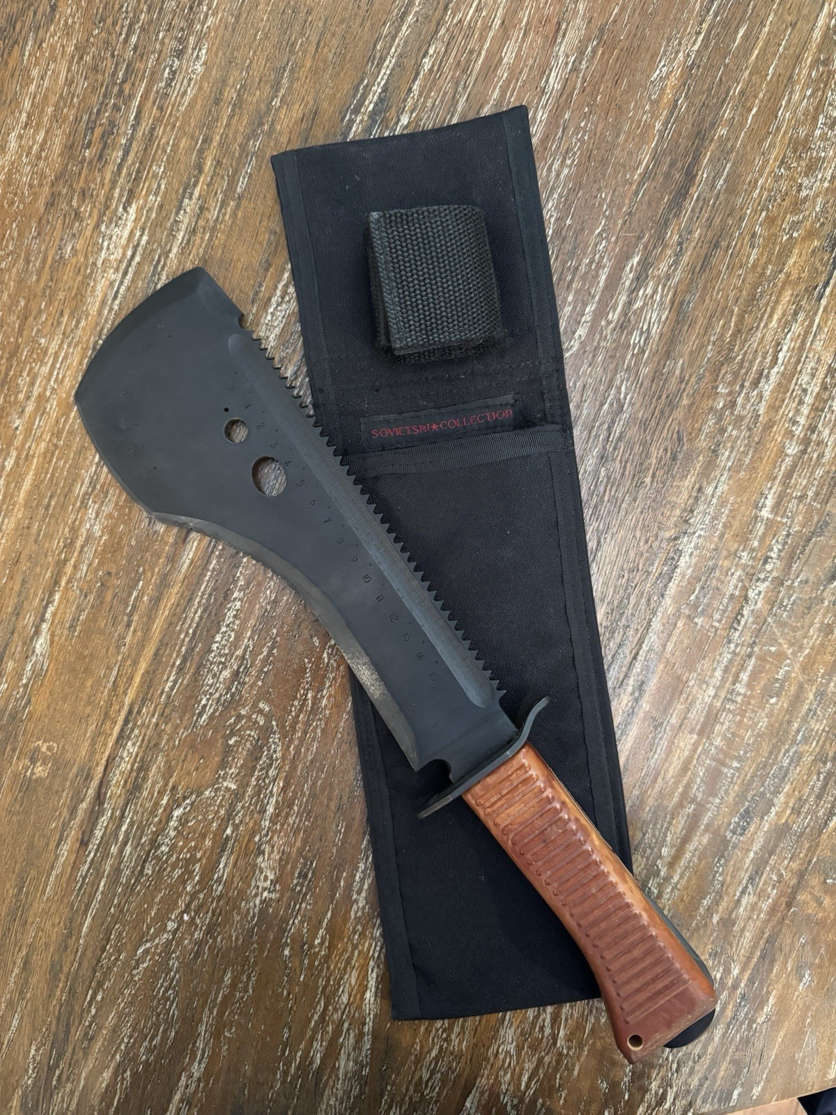 Sovietski Spetsnaz 9" Survival Machete, Brown Bakelite / Black High Carbon Steel