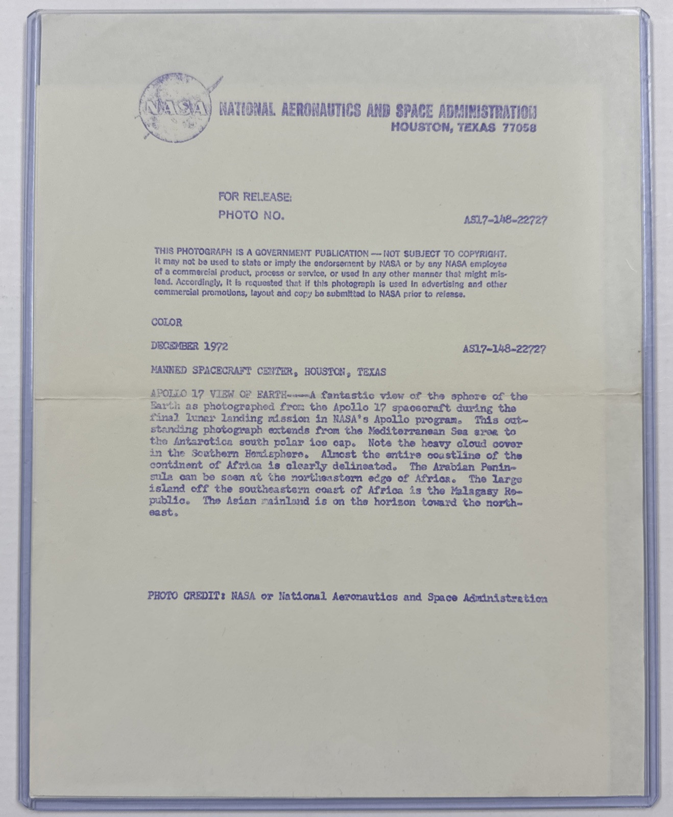NASA Apollo 17 View Of Earth Black Numbered Press Photo AS17-148-22727 Disc.