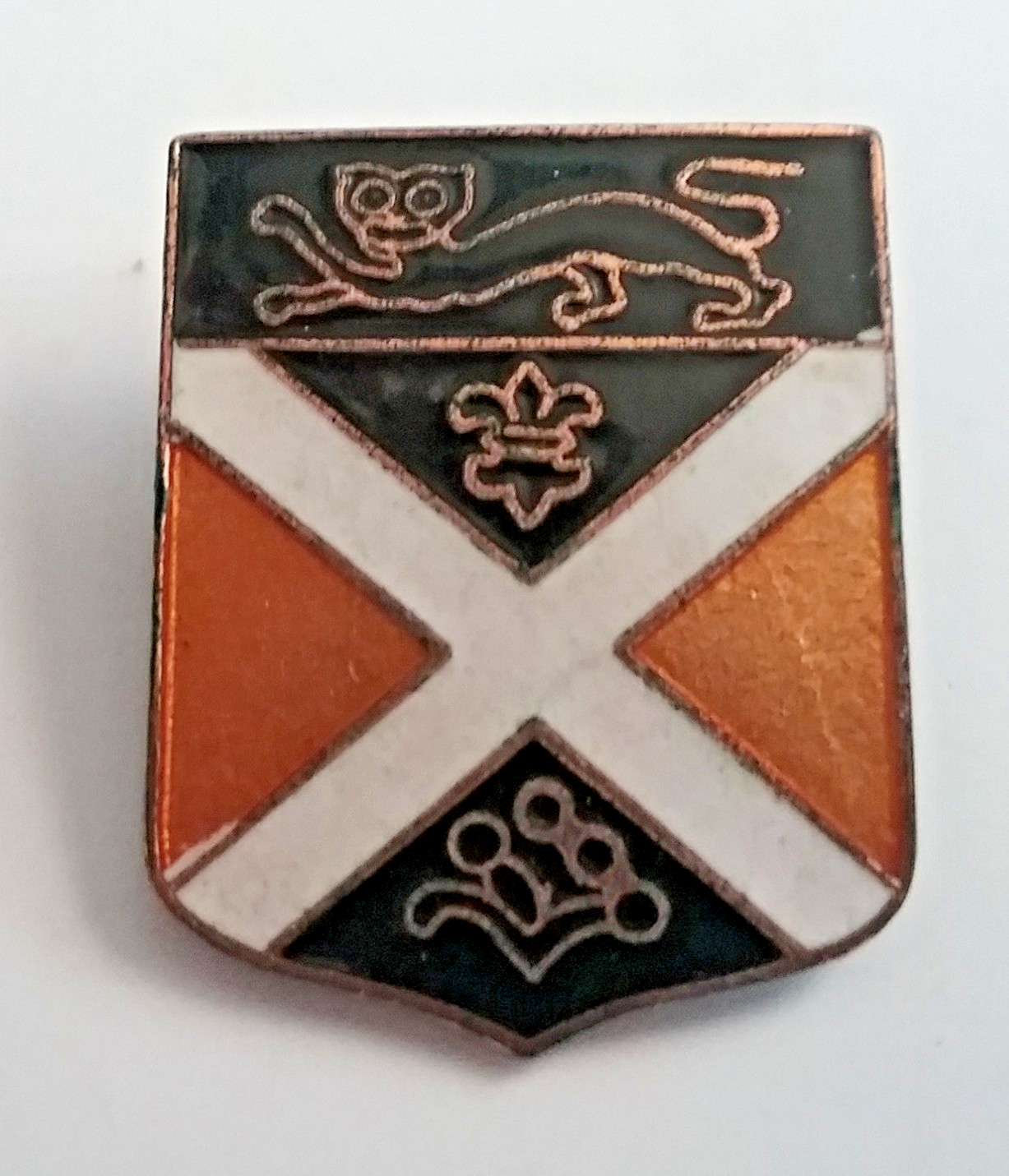 Vtg WWII US Army 169th Infantry Regiment Crest Pin Enamel Giliouchne