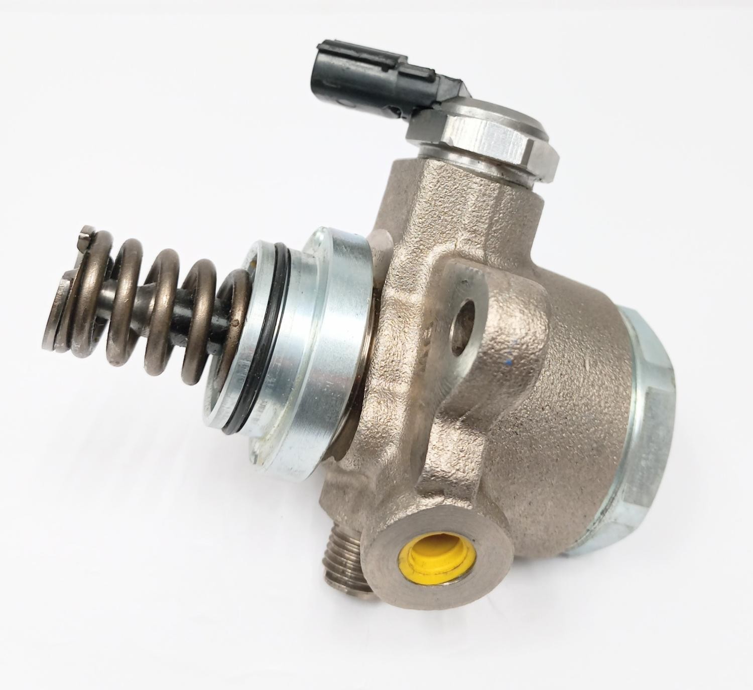 Hitachi HPP0026 Direct Injection High Pressure Fuel Pump for Infiniti 5.6L 11-18