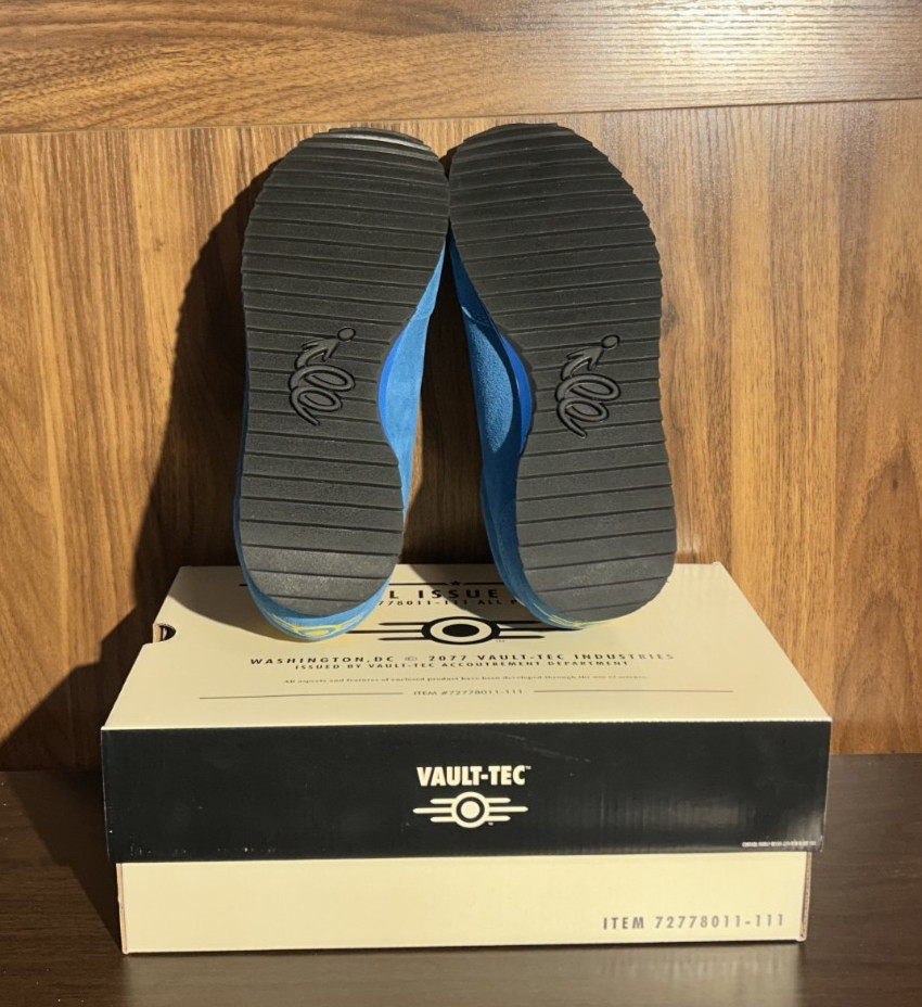 US 10 Fallout Vault Tec 111 Sneakers Bethesda Blue Suede NIB NEW IN BOX