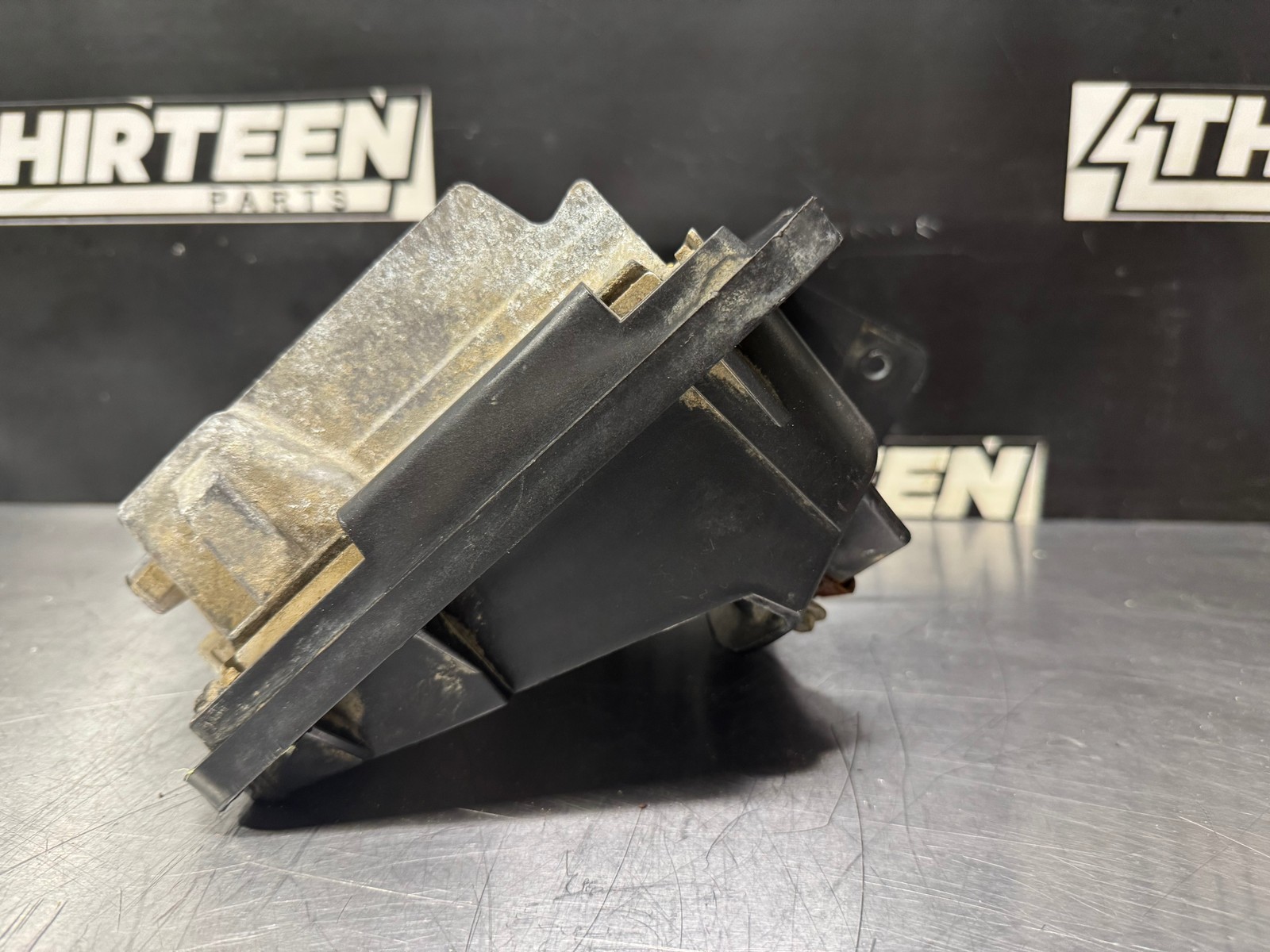 03-06 GM CHEVROLET TAHOE ECM WITH MOUNTING BRACKET OEM #L448