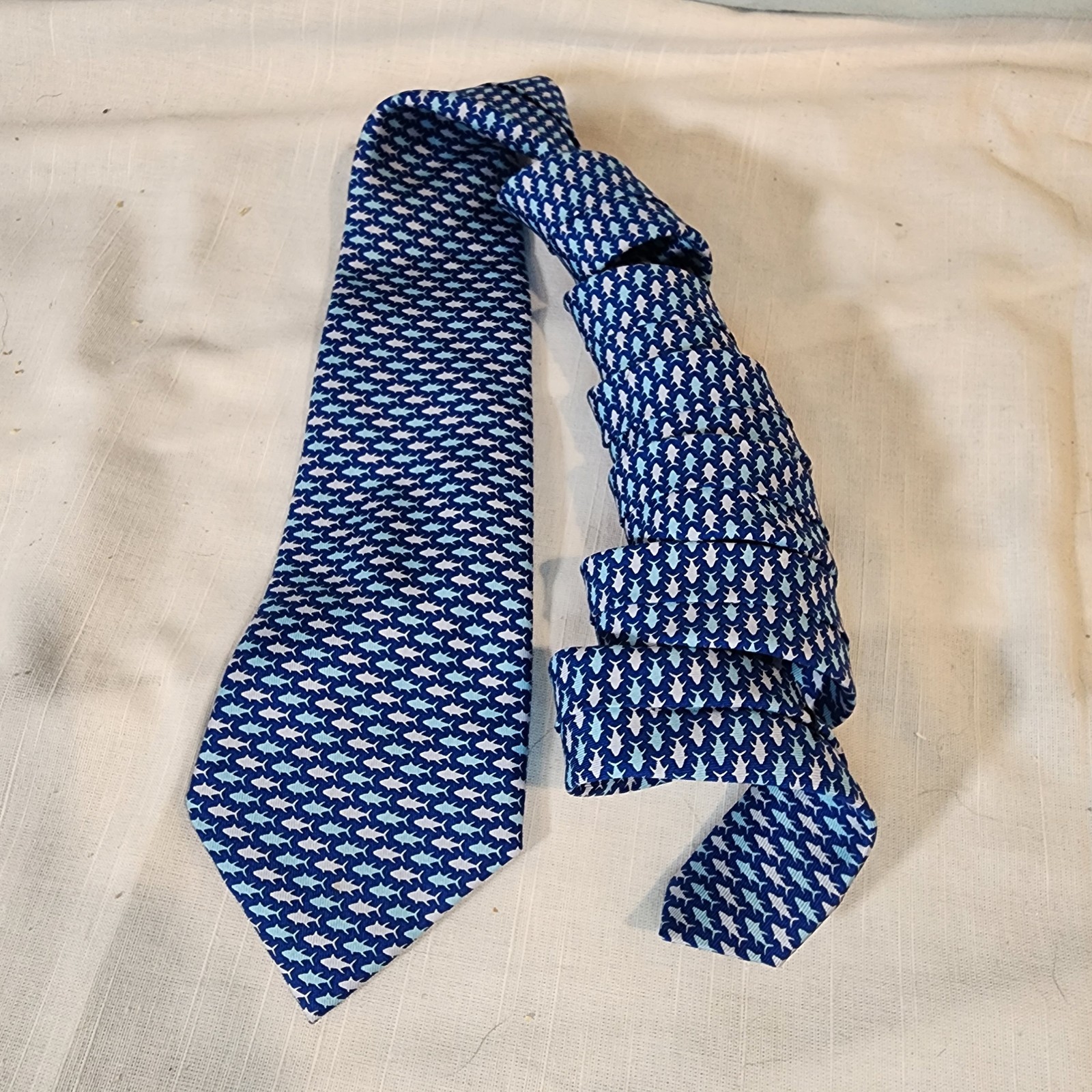 Vineyard Vines, Shep & Ian, Boy's Silk Necktie, Blue, Fish Print, USA, Nice!