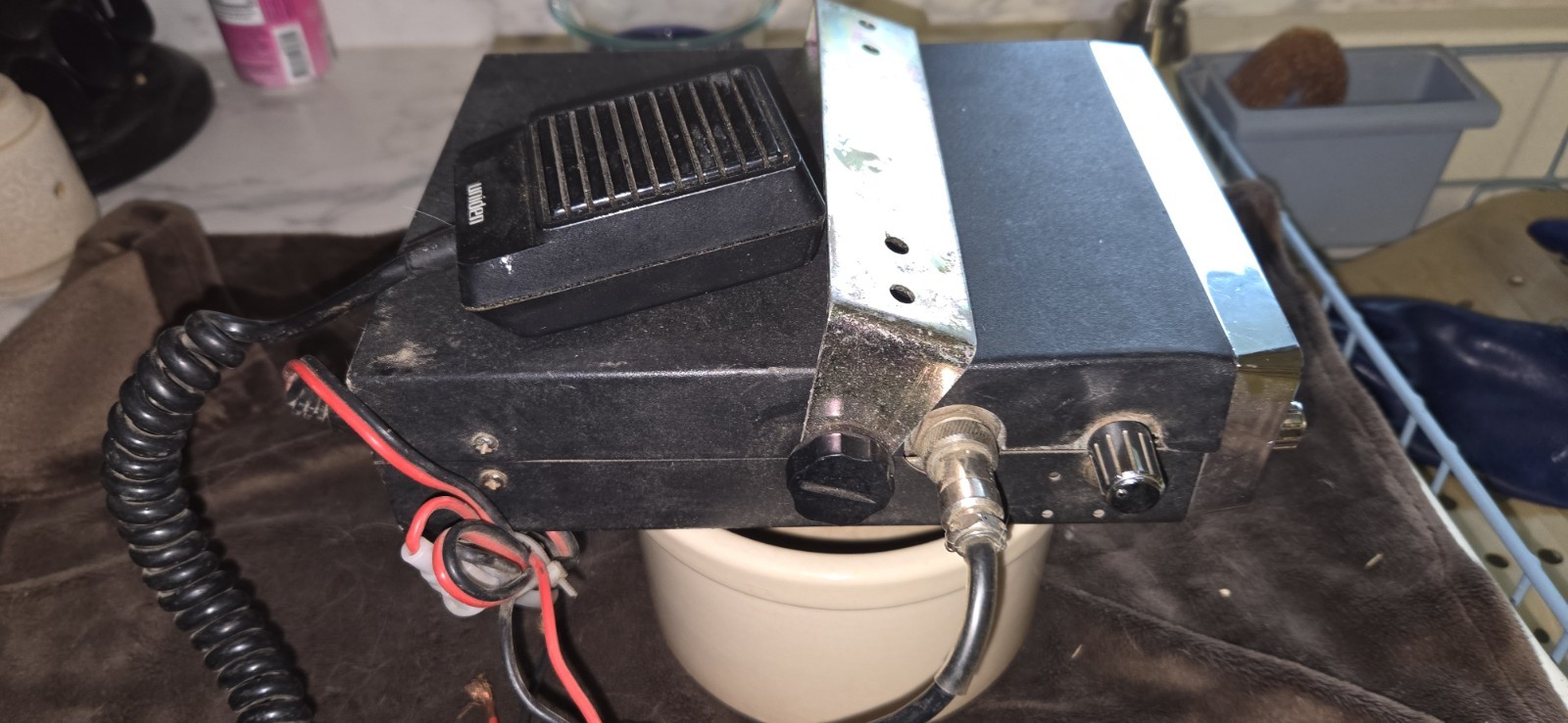 Uniden PC66XL 40-Channel CB Radio Mic and power cord & bracket