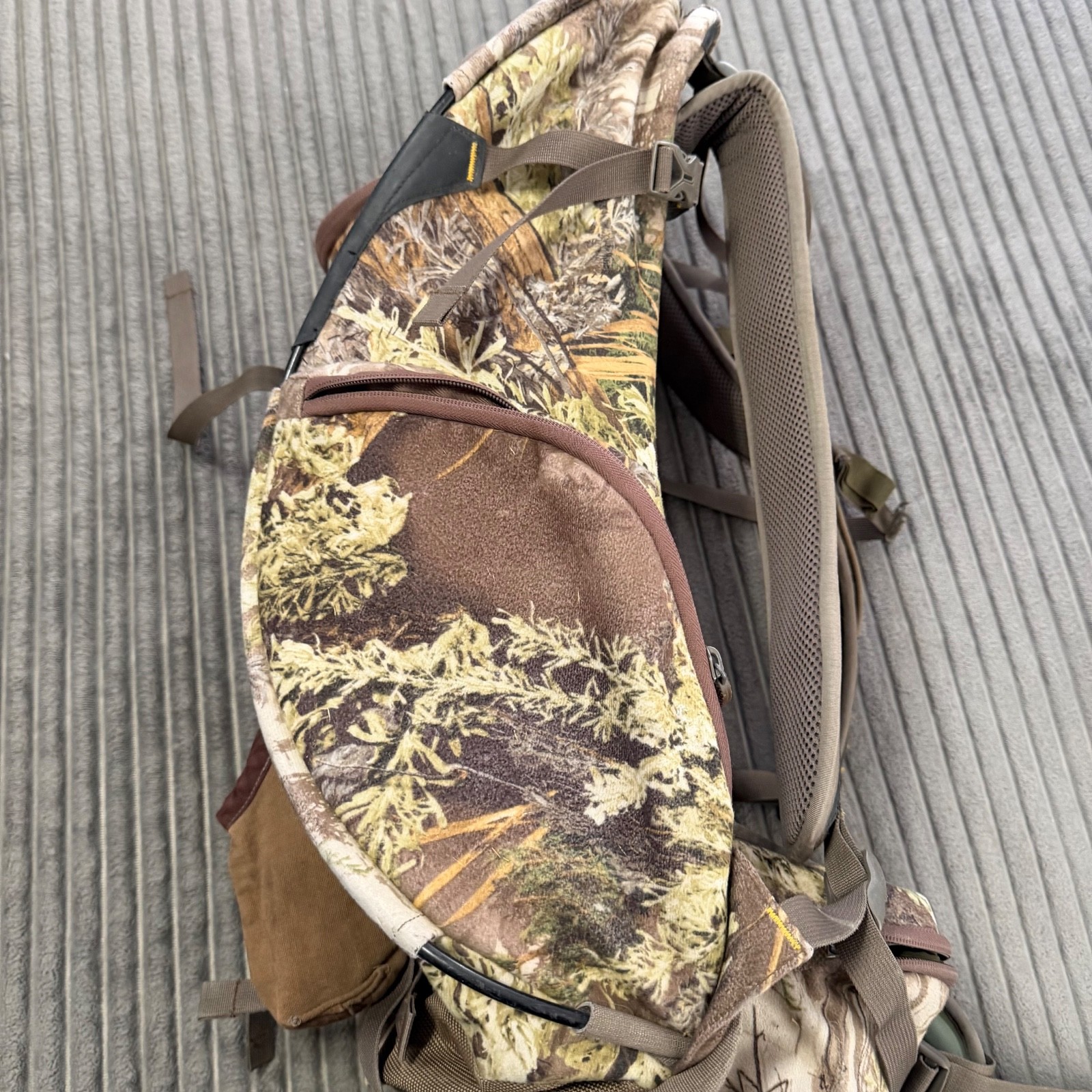 Badlands Reactor Hydration Backpack Camo Air Track Hunting/Hiking Day Pack