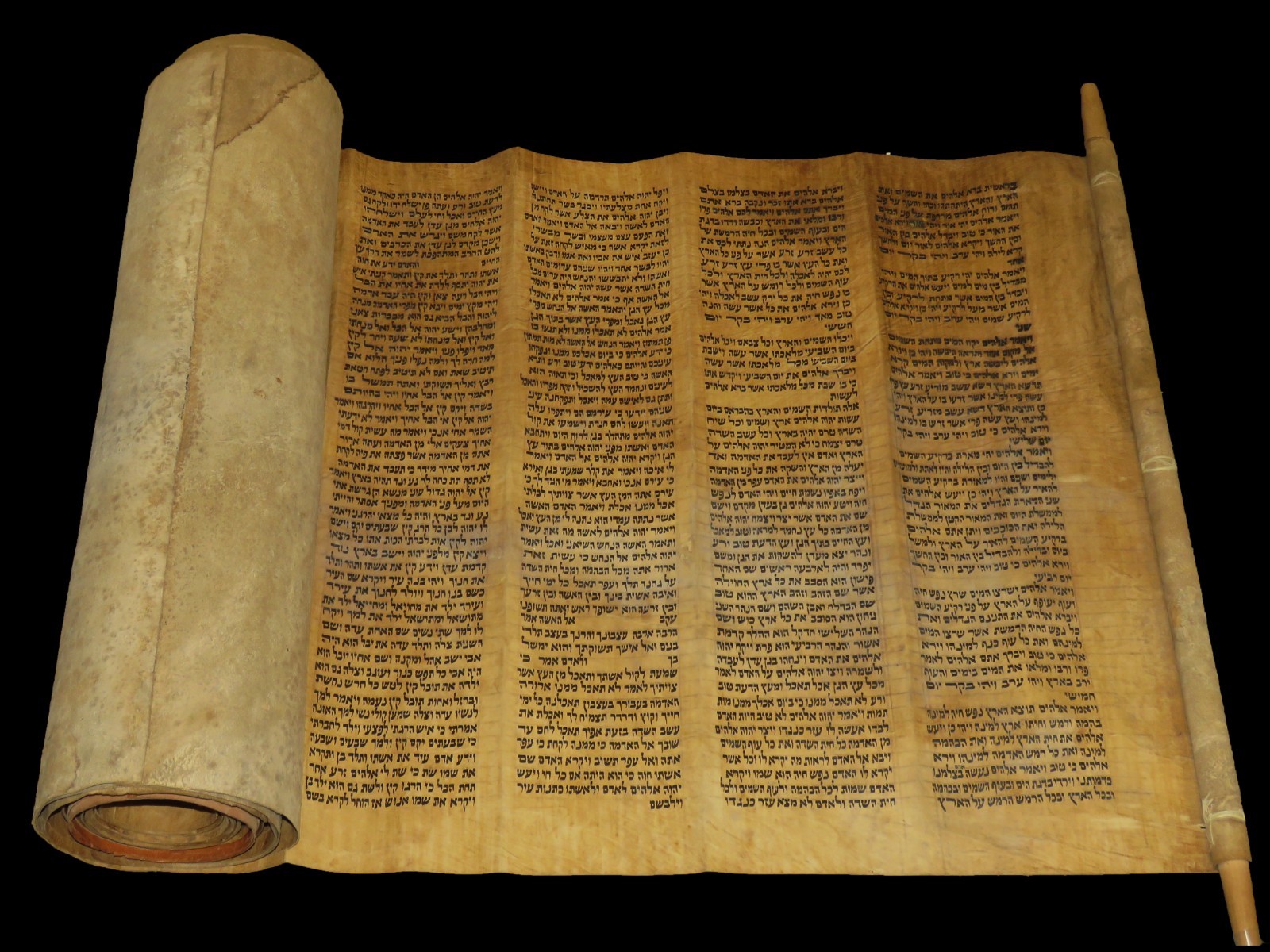 TORAH SCROLL BIBLE VELLUM MANUSCRIPT 300 YRS OLD YEMEN COMPLETE Book of Genesis