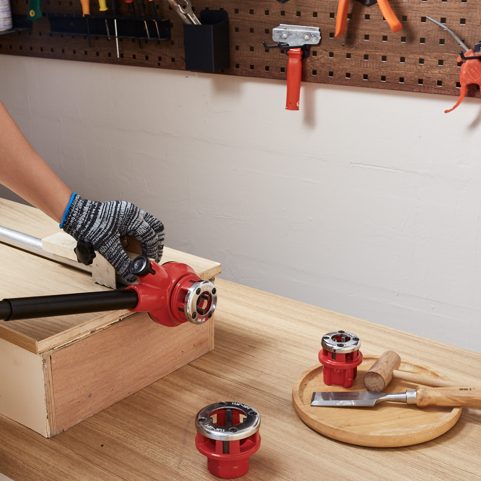 VEVOR Ratchet Pipe Threader Kit Pipe Threading Tool 1/2" NPT, 3/4" NPT, 1" NPT