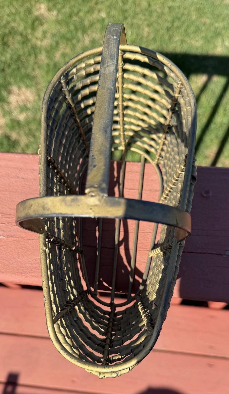 French Brass Finish Metal Twisted Or Rope Texture Wine Bottle Caddy 10.5”L