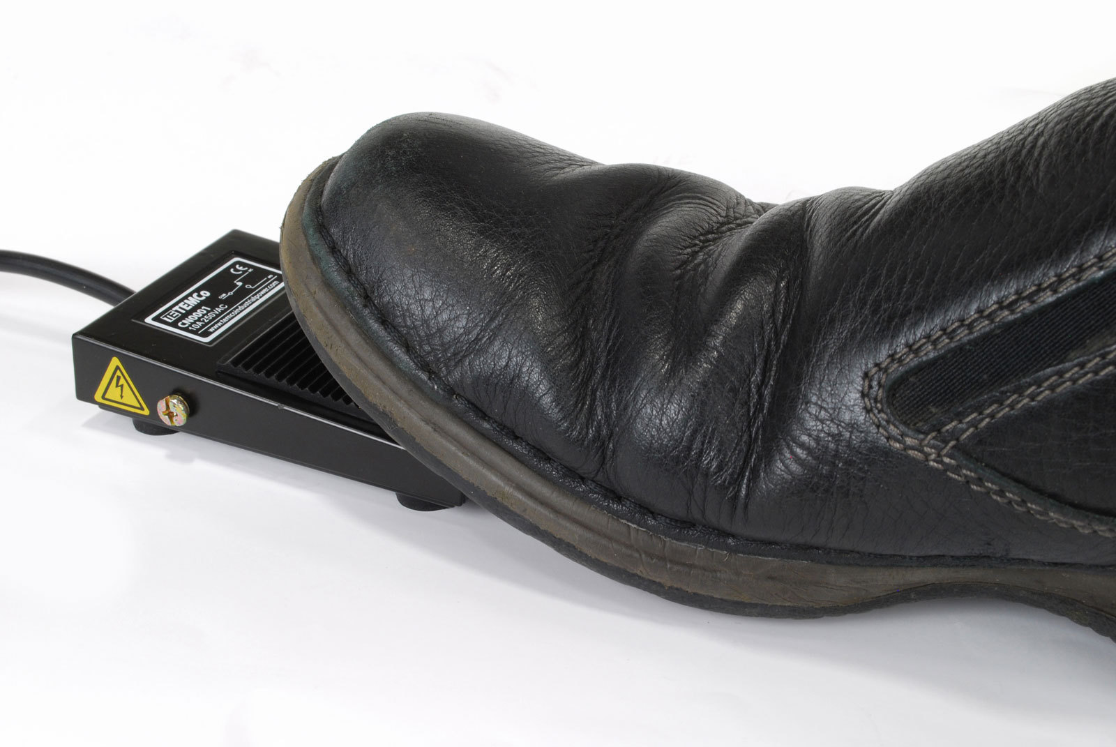 TEMCo Industrial Foot Switch SPDT NO NC Electric Power Pedal Momentary New CNC