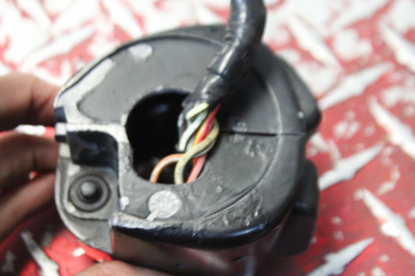 2010 HARLEY ELECTRA GLIDE OEM RIGHT CONTROL SWITCH SEE DESC 2008 - 2013 EG140