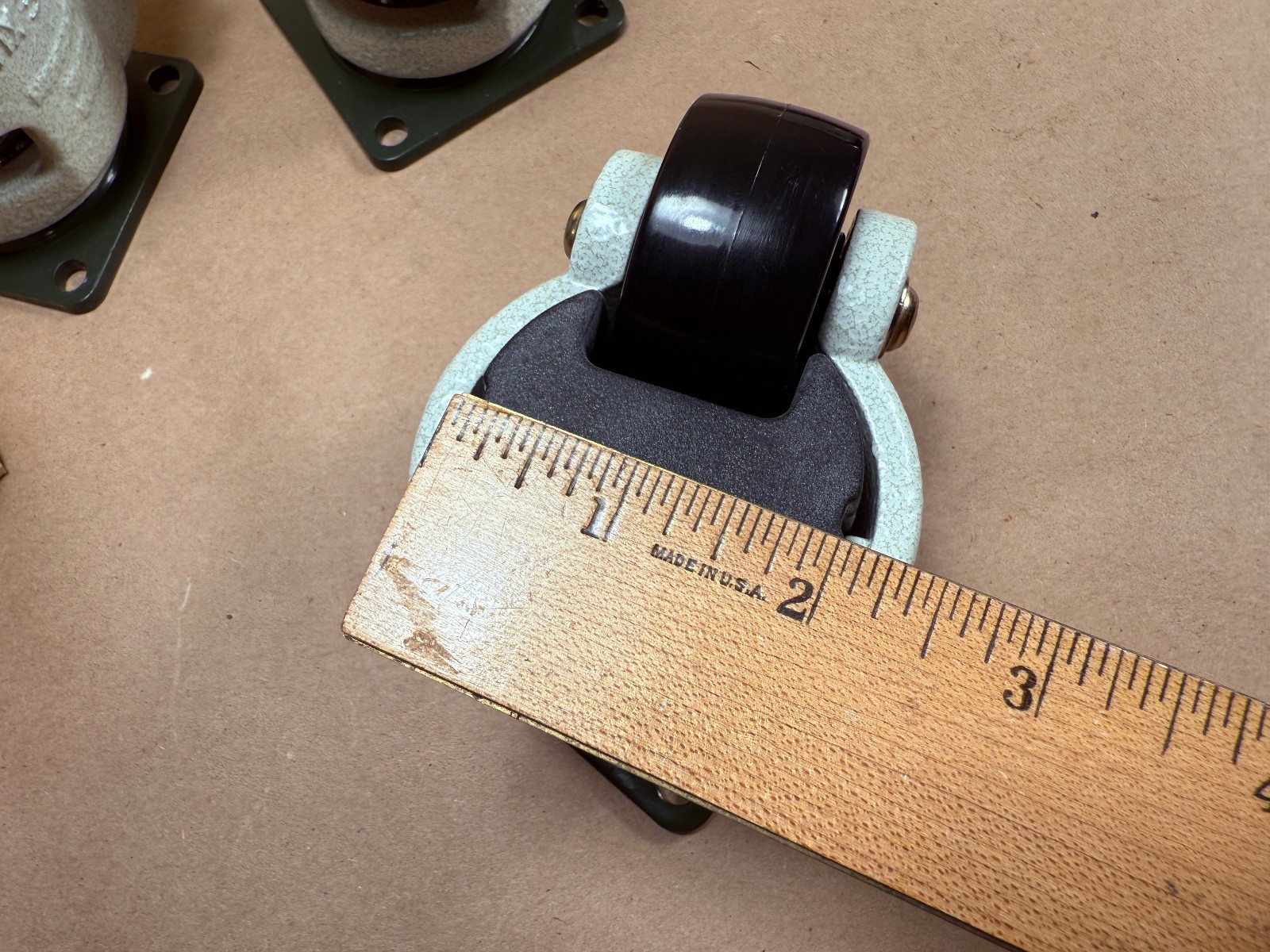 Bolton Tools 4pcs 60F Retractable Leveling Machine 2" Caster Plate 550lbs Nylon