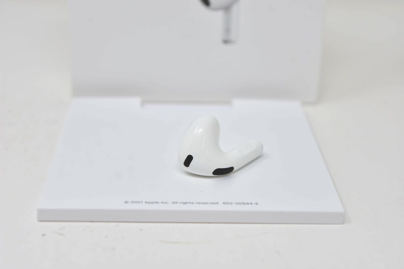 Apple Airpods 3rd Generation: (RIGHT SIDE ONLY) for Replacement - A2565