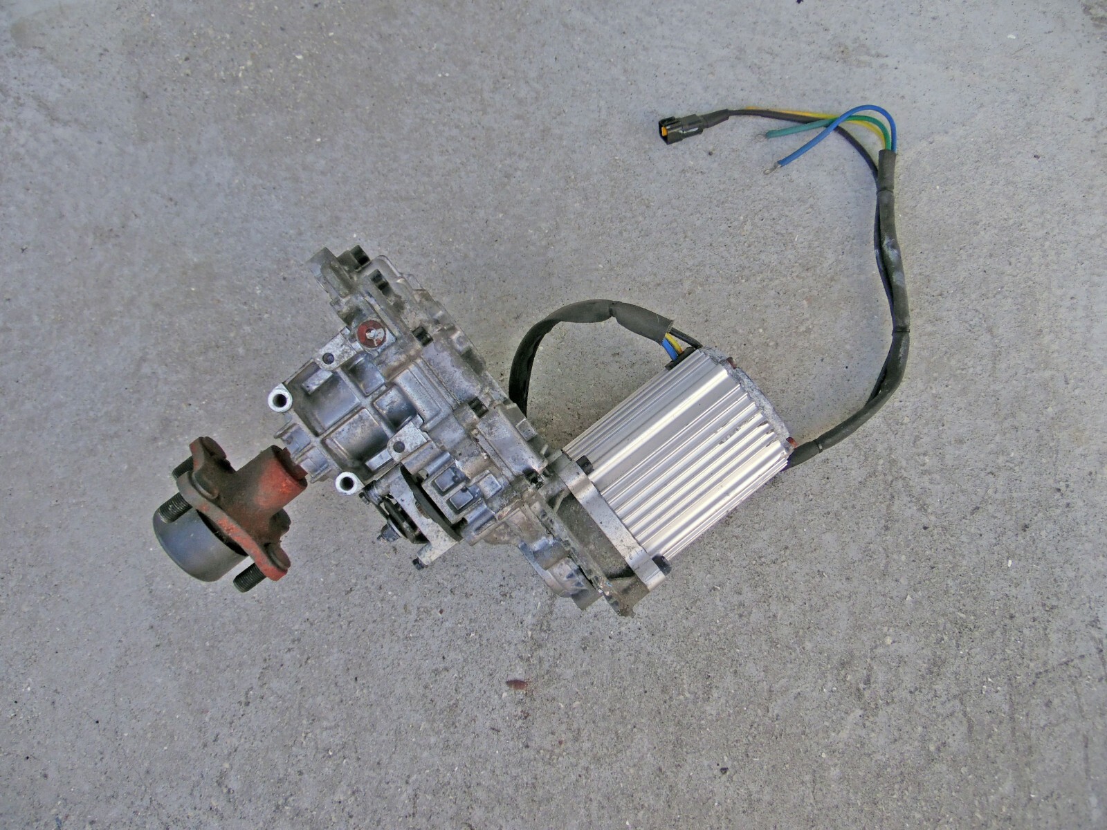 Right Rear Drive Motor & Transmission for Ryobi 42" ZT480ex 48v Zero Turn Mower