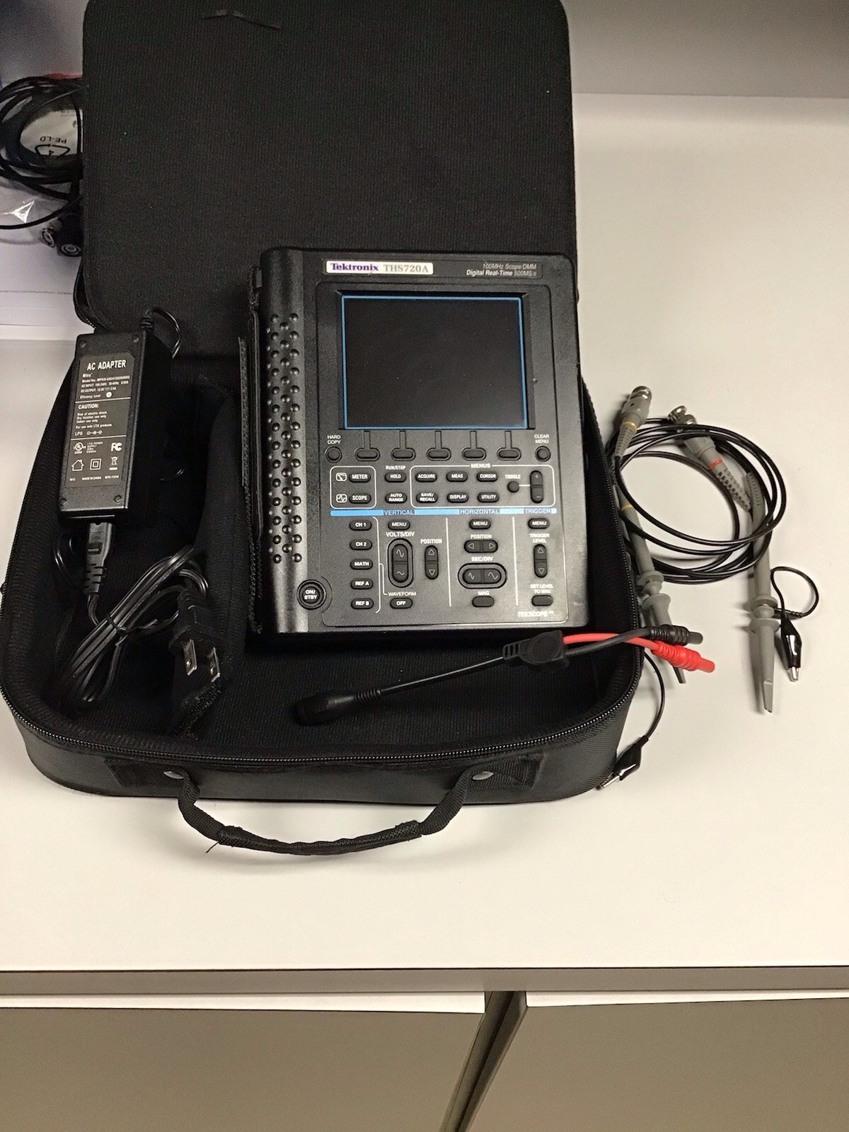 TEKTRONIX THS720A TekScope100MHZ Scope/DMM