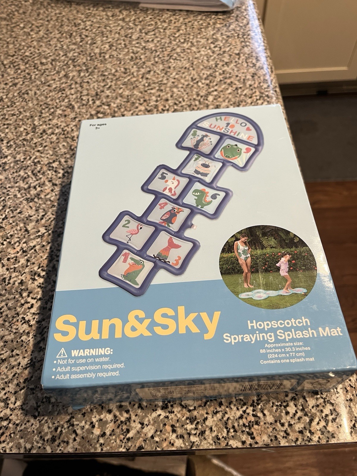 Sun & Sky Hopscotch Spraying Splash Pad Sprinkler Play Mat 88 " X 30.3 " New