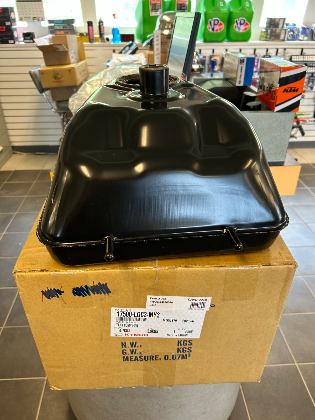 KYMCO MXU450 GAS FUEL TANK 17500-LGC3-MY3 OEM KYMCO PART