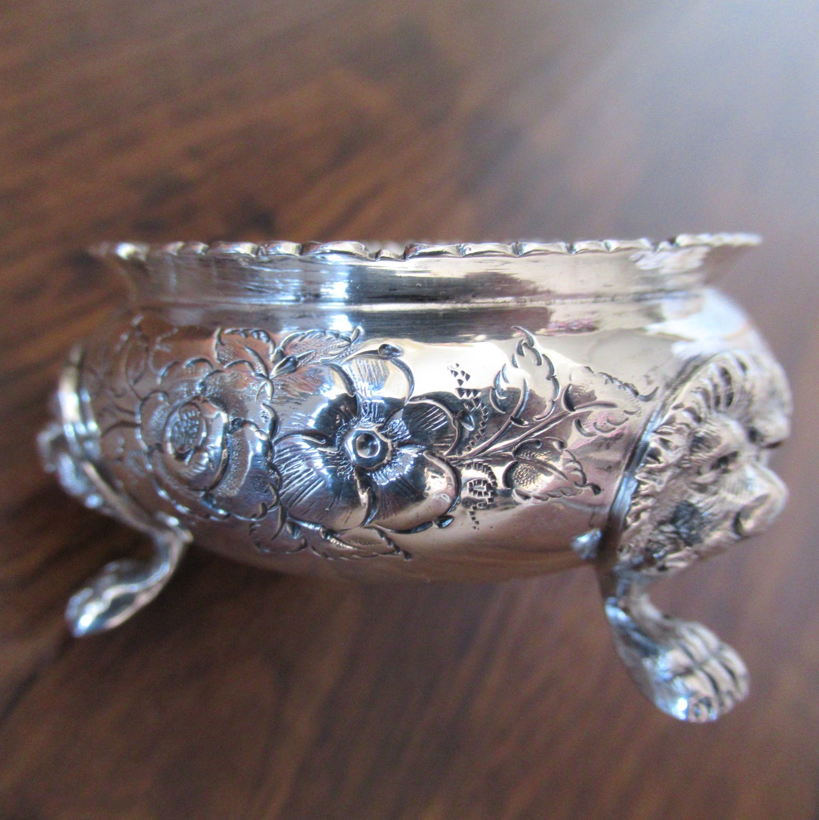 Antique Mappin & Webb Sterling Silver Salt Cellar 3 Footed Lions Head Floral 925