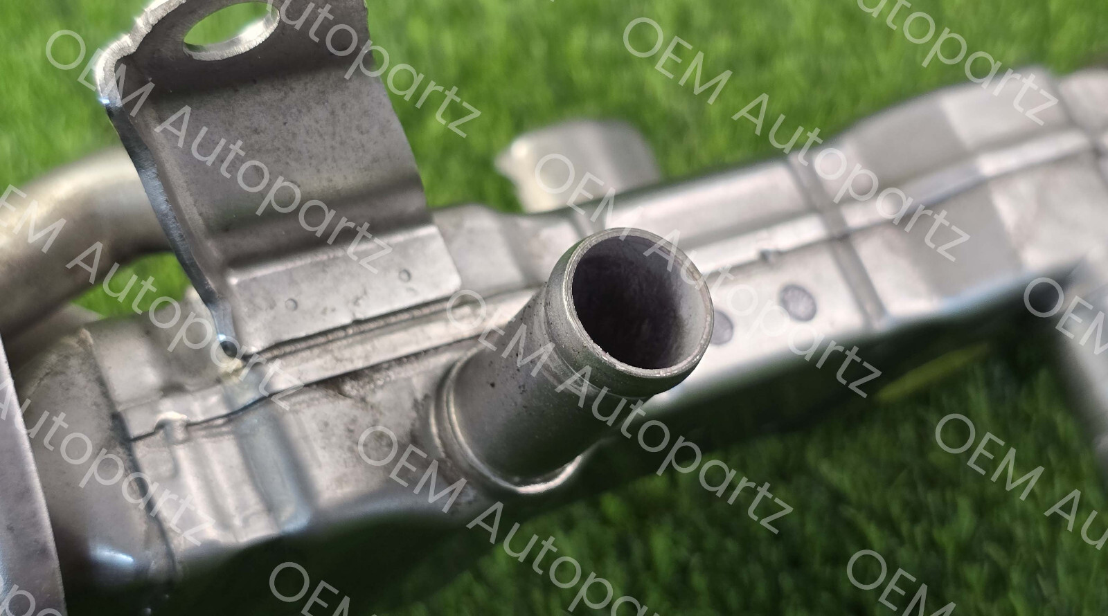 Toyota Prius 2011-2017 25601-37010 EGR Pipe Fits Prius V 2012-2017, Lexus CT200H