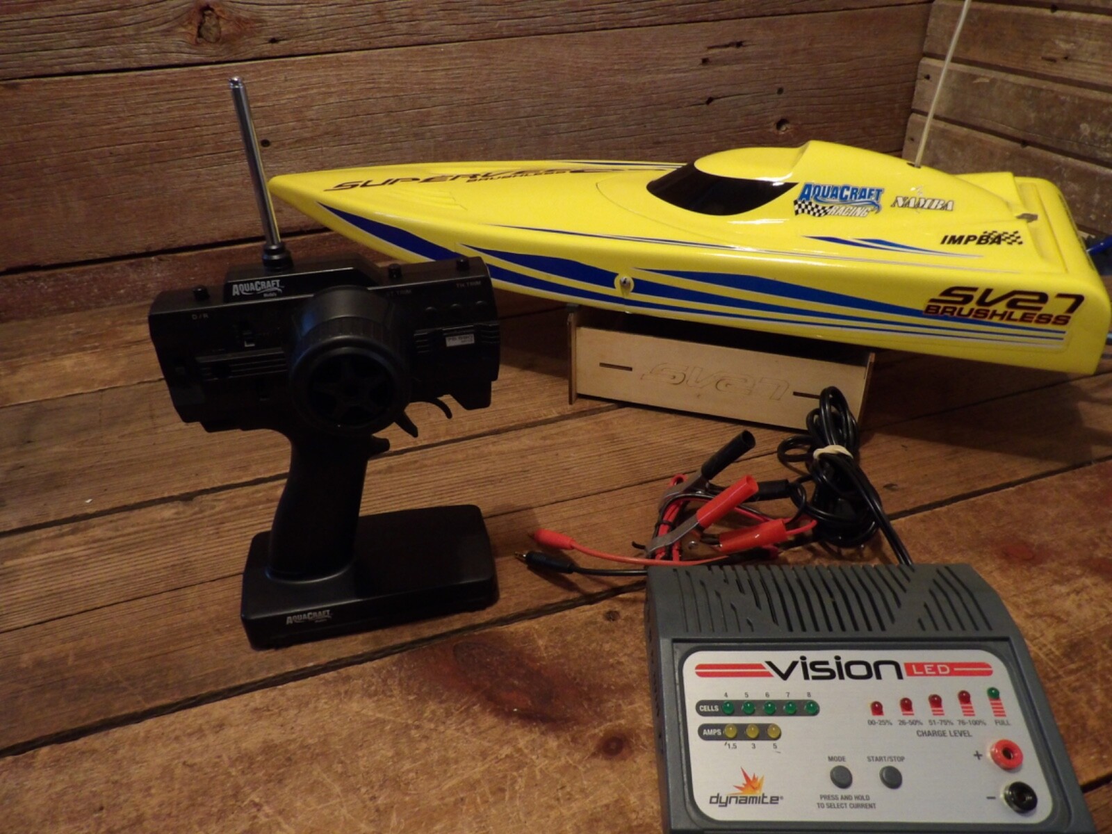AQUACRAFT SUPERVEE 27 INSANE ELECTRIC BRUSHLESS SPEED BOAT IN BOX W/Charger