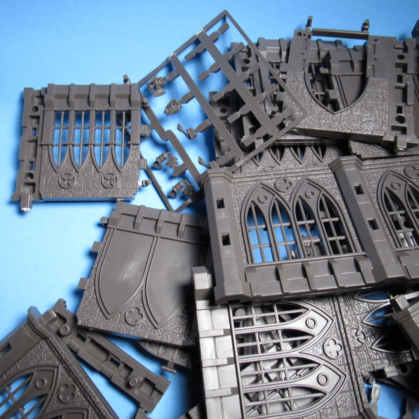 Pegasus Gothic City Building Plastic Terrain Misc Lot d01