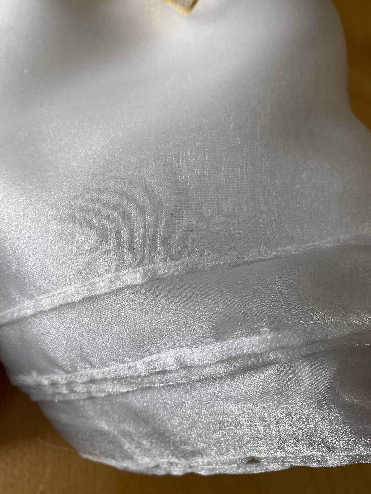 WEDDING STUNNING WHITE FABRIC DRAPING FOR AISLE/CHAIRS + 24 RHINESTONE BROACHES