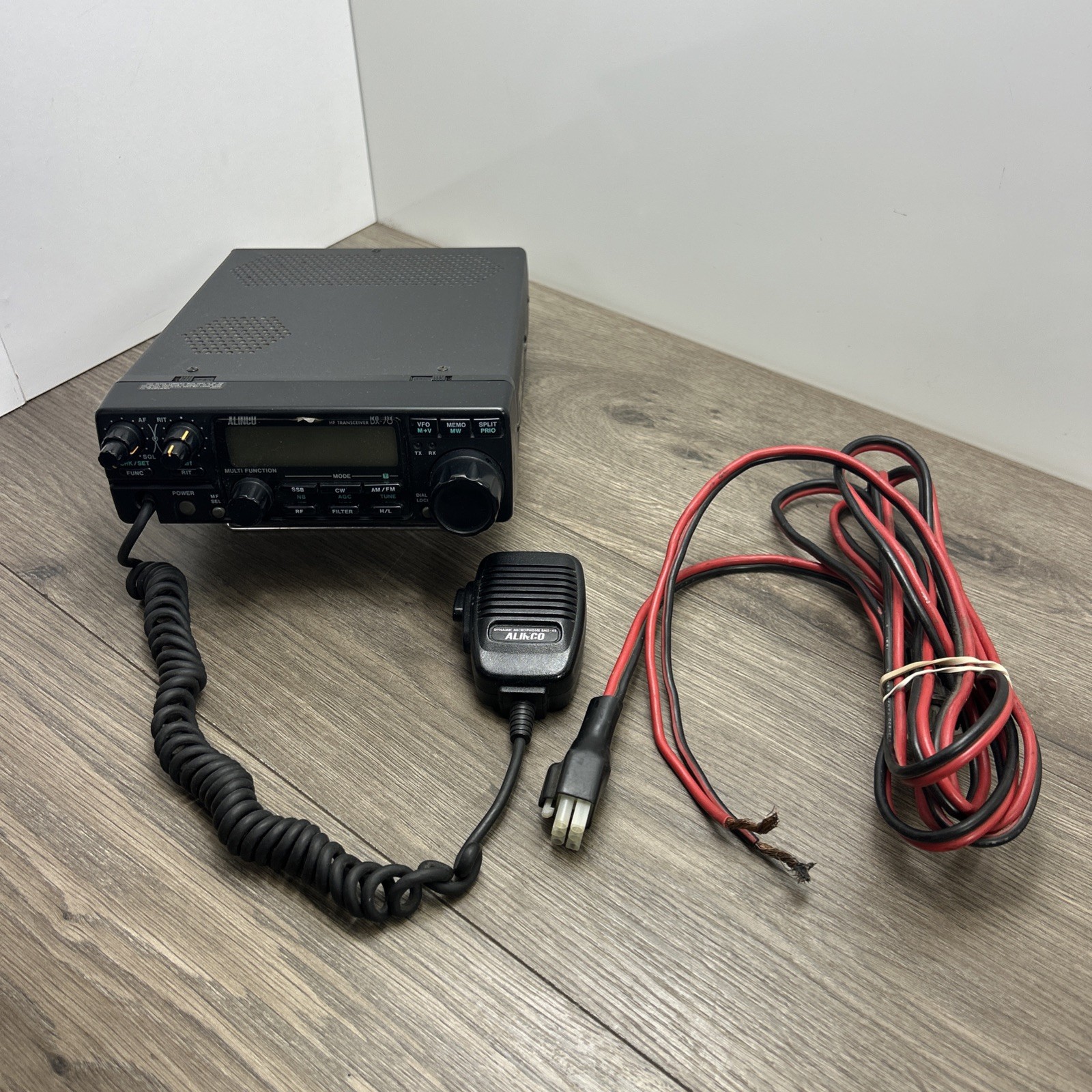 Alinco DX-70 Amateur Ham Radio Transmitter Transceiver With Microphone OEM