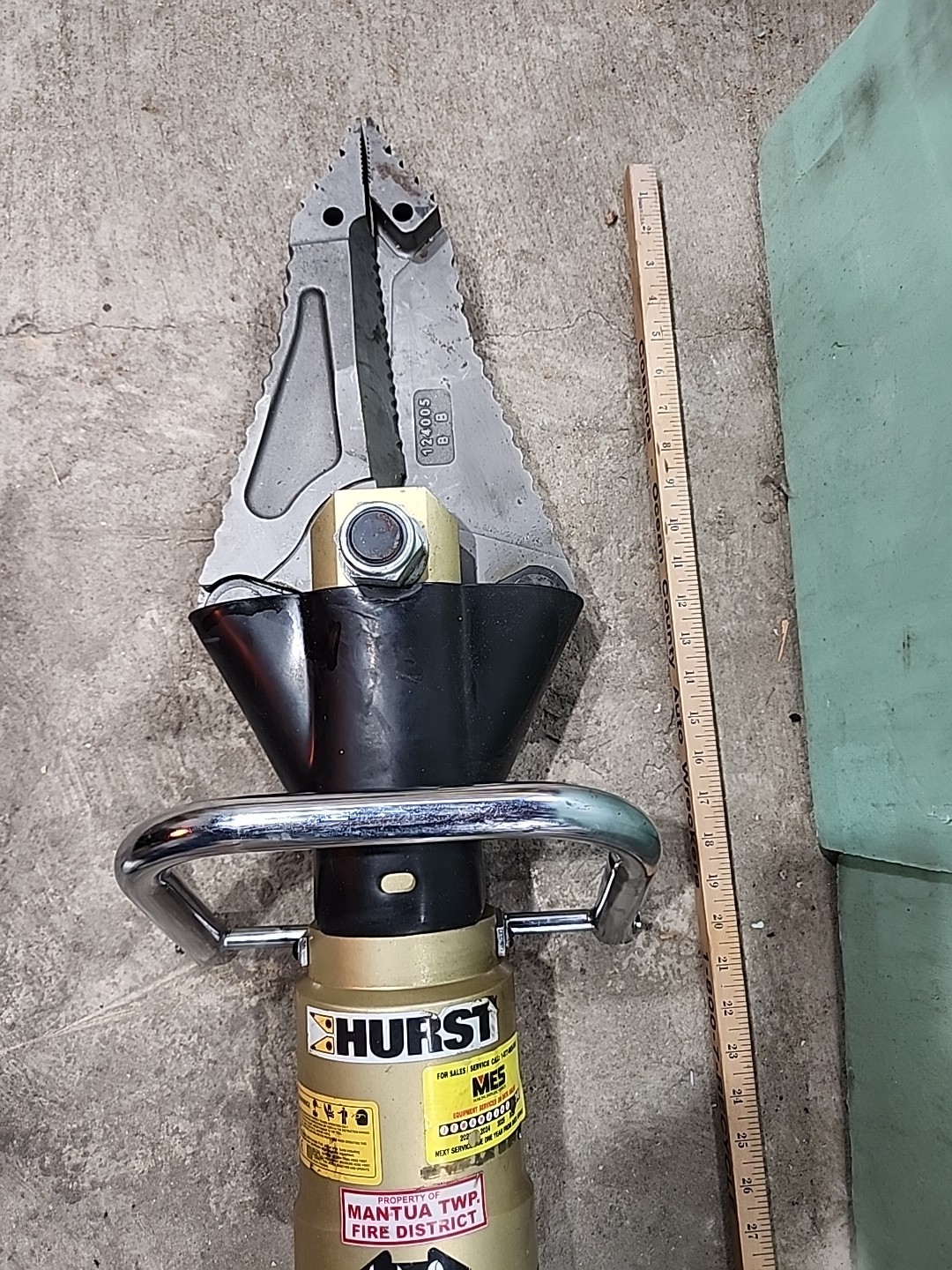 Hurst Hydraulic Jaws of Life Combi Tool Spreader / Cutter w/ Quick Connect Used