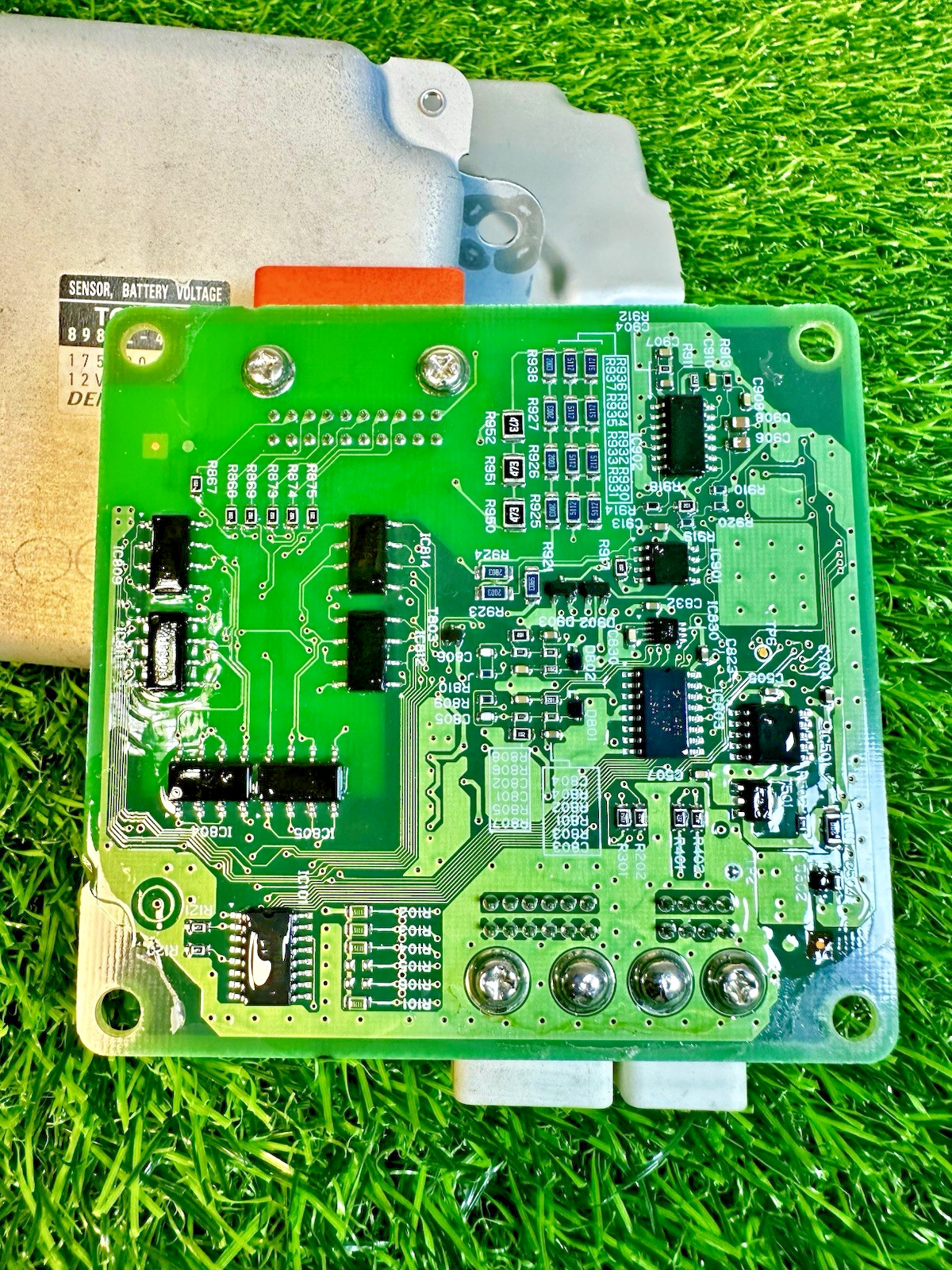 Toyota Prius Hybrid 2010-2015 Bettery Voltage Sensor Control module 89892-47020