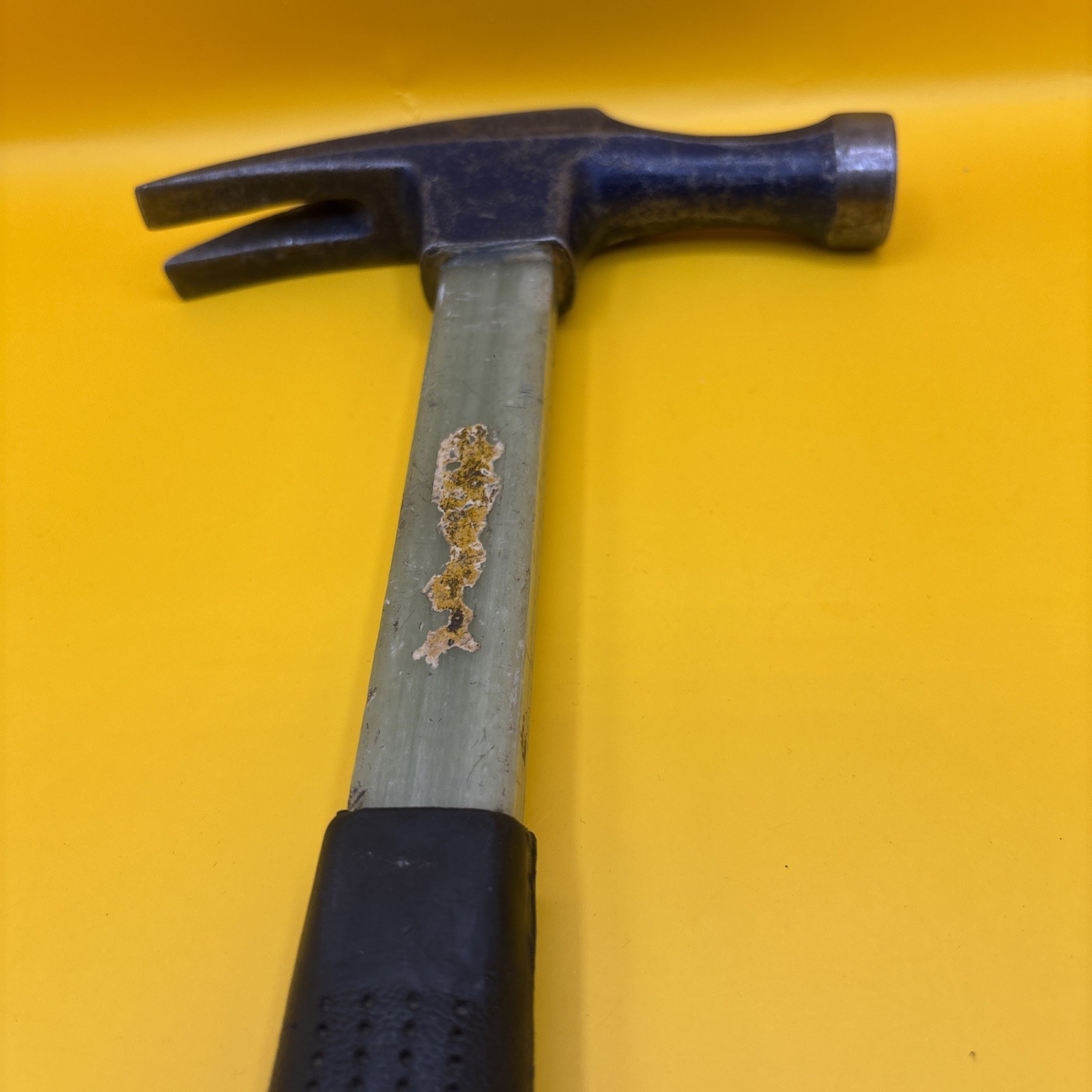 Klein Electrician's Straight-Claw Hammer Fiberglass 807-18