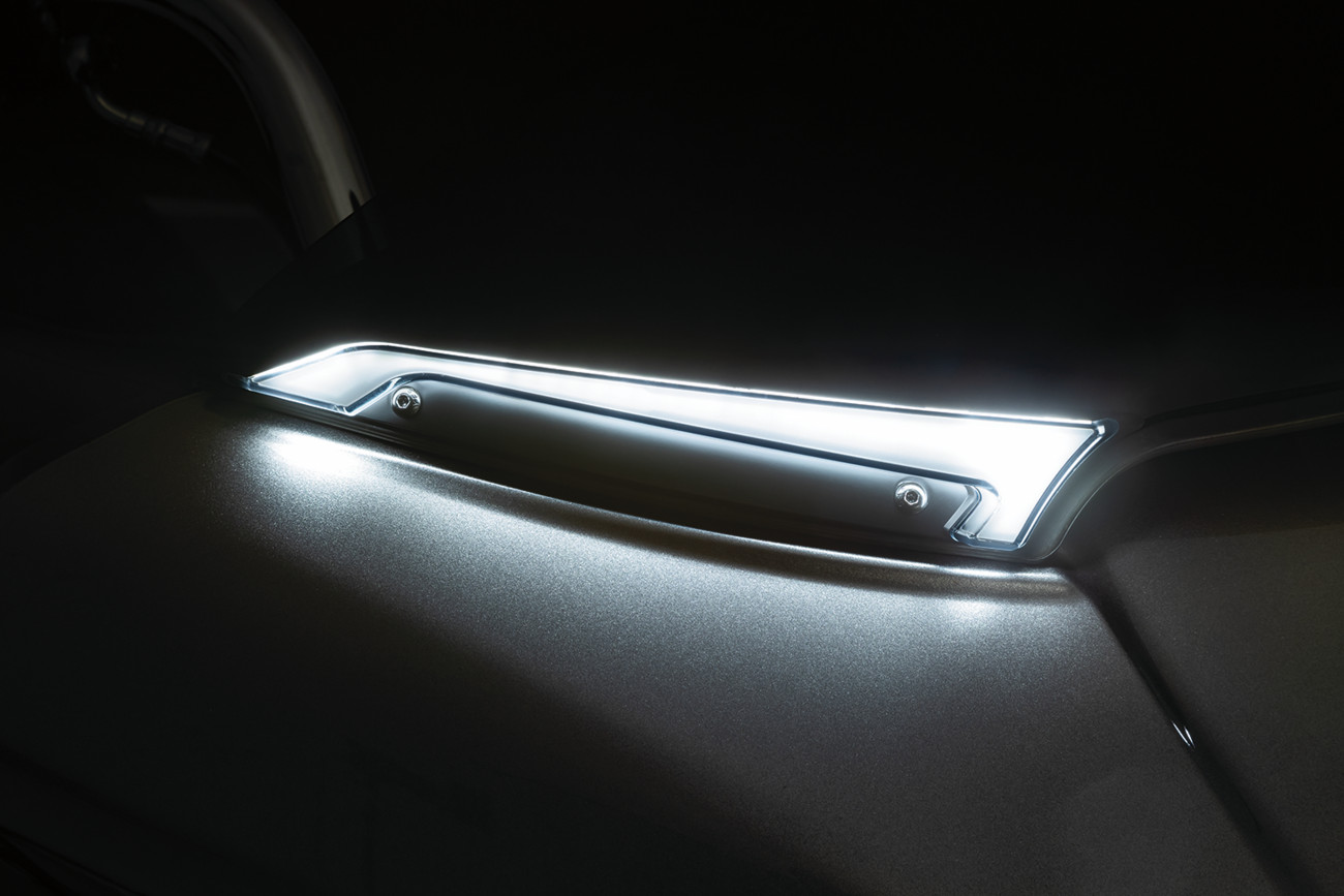 Kuryakyn Tracer LED Black Windshield Trim Lights For 2015-2023 Harley Road Glide