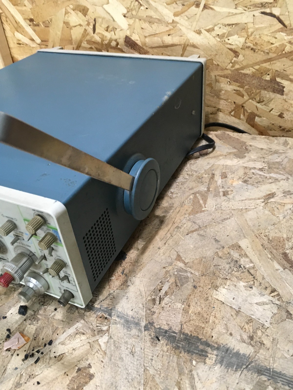 Tektronix 2215 60MHz Analog 2 Channel Oscilloscope Power Tested Only AS IS RS