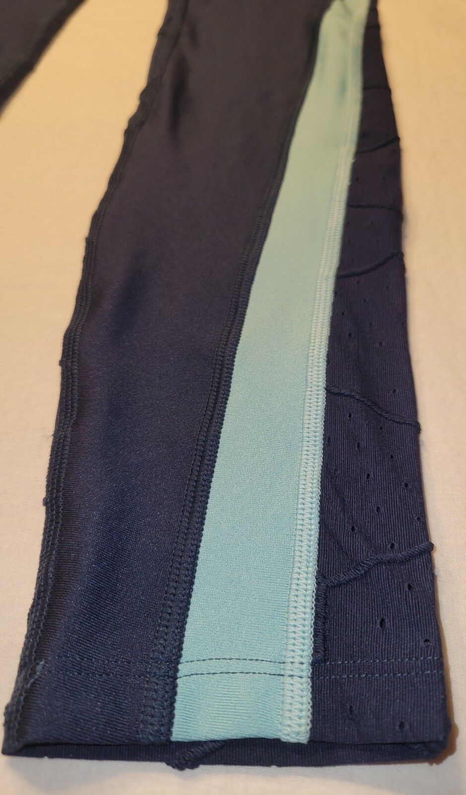 Under Armour Women's Compression Leggings Academy Mileage Raised Thread XS Blue